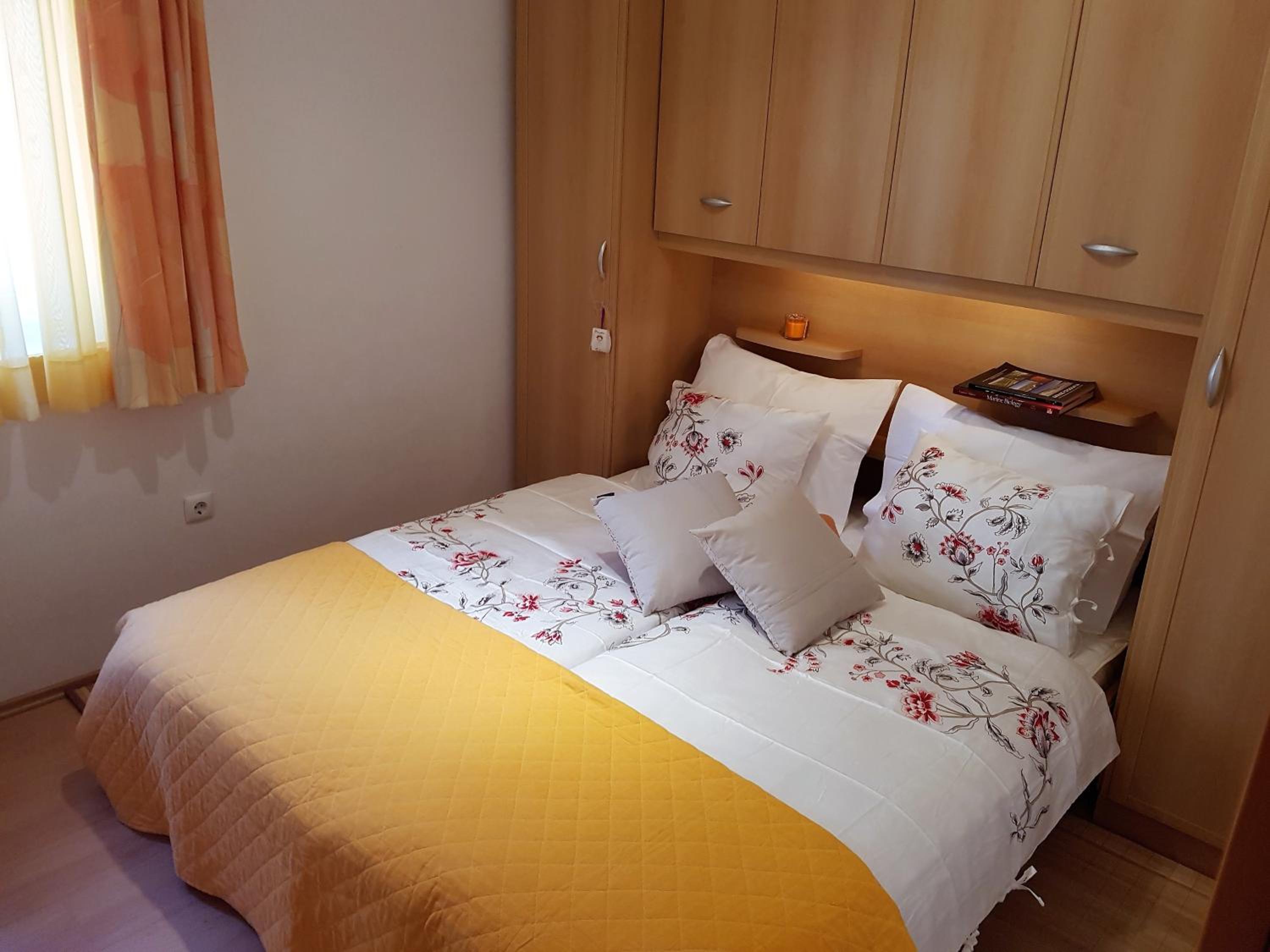 Two-Bedroom Apartment with Balcony - Photo 13