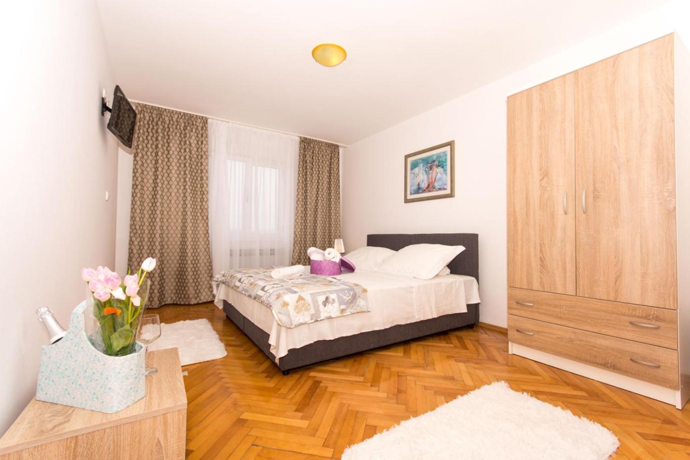 Quadruple Room with Sea View - Photo 2