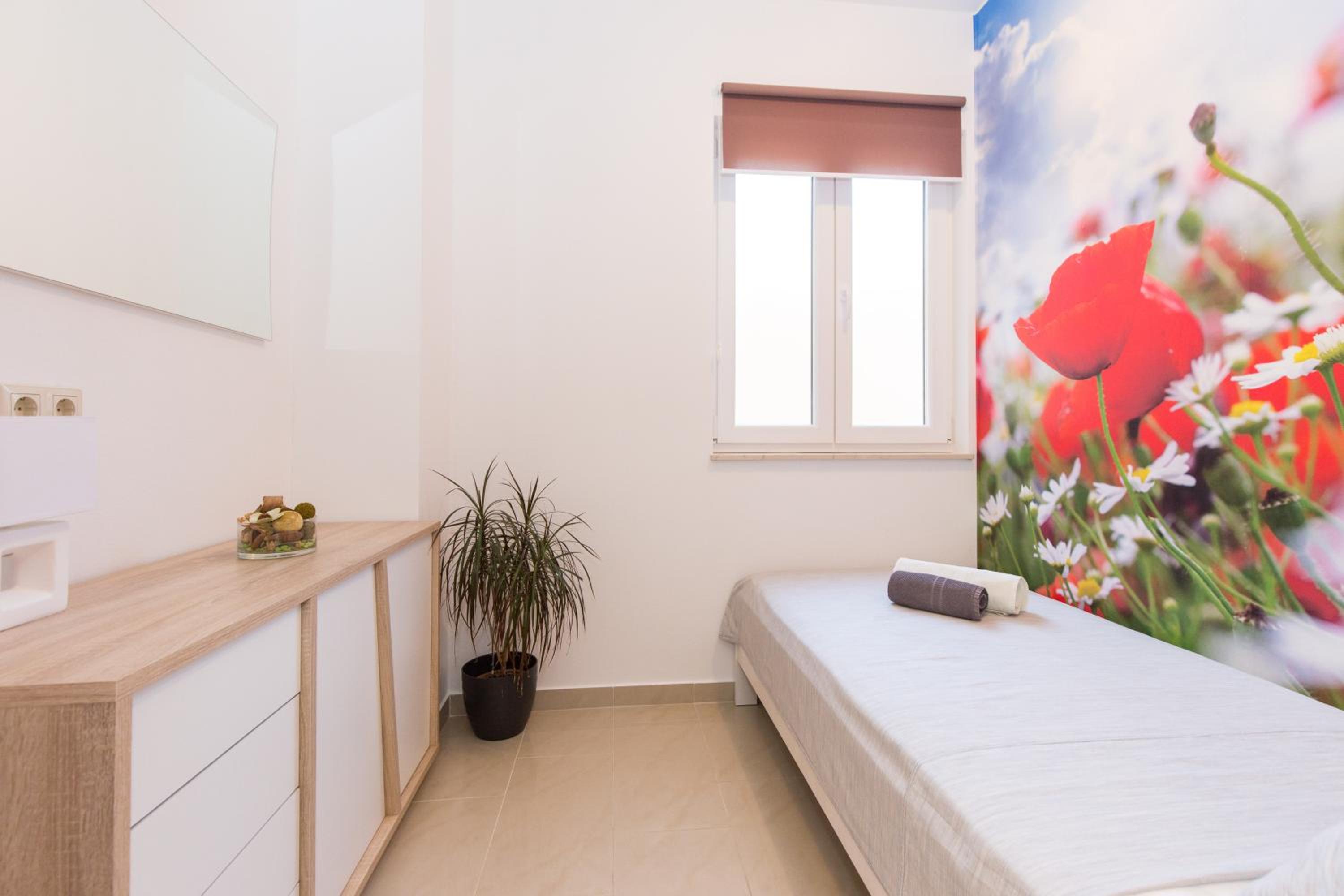 Two-Bedroom Apartment - Photo 3