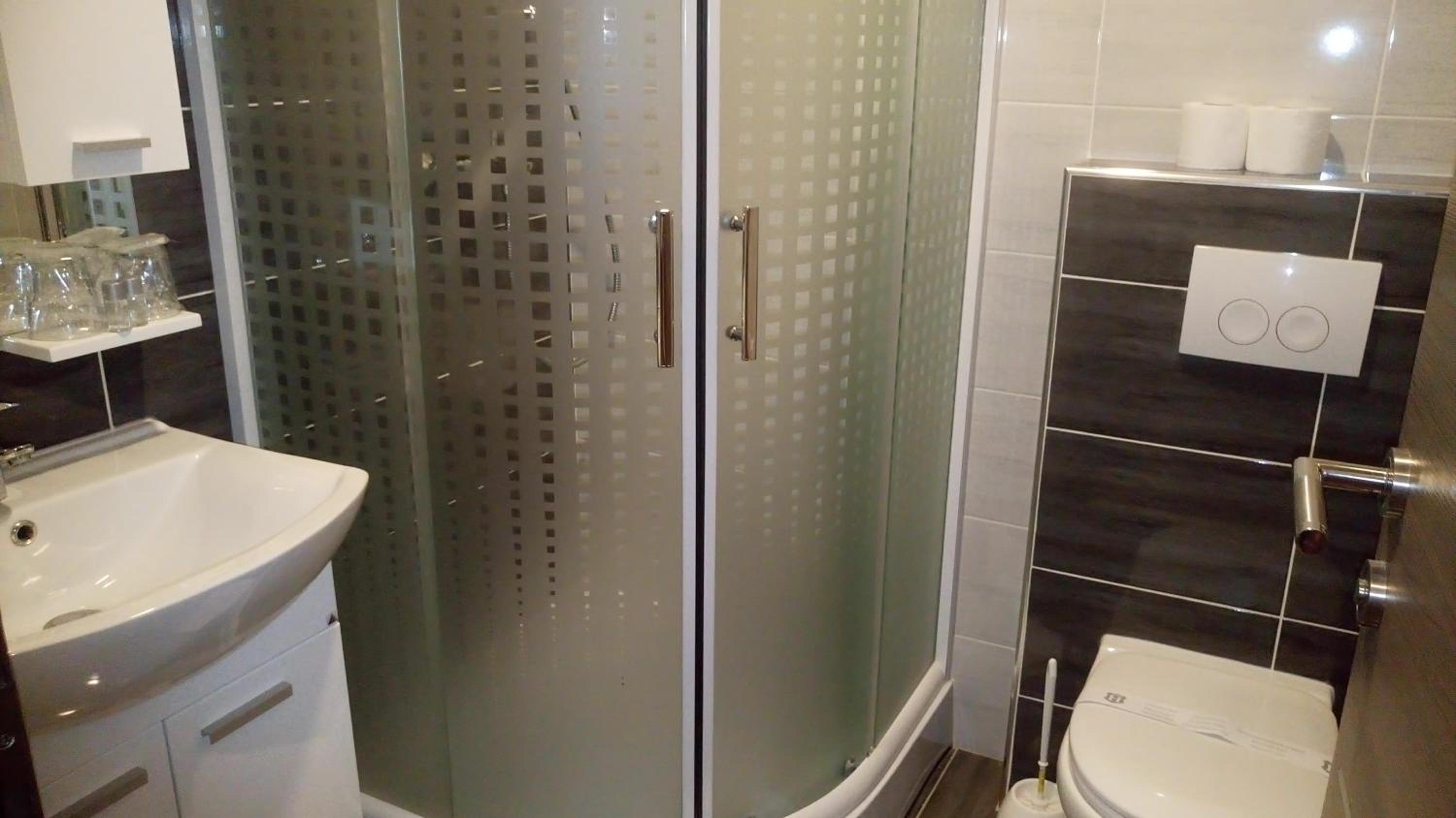 Double or Twin Room - Photo 23