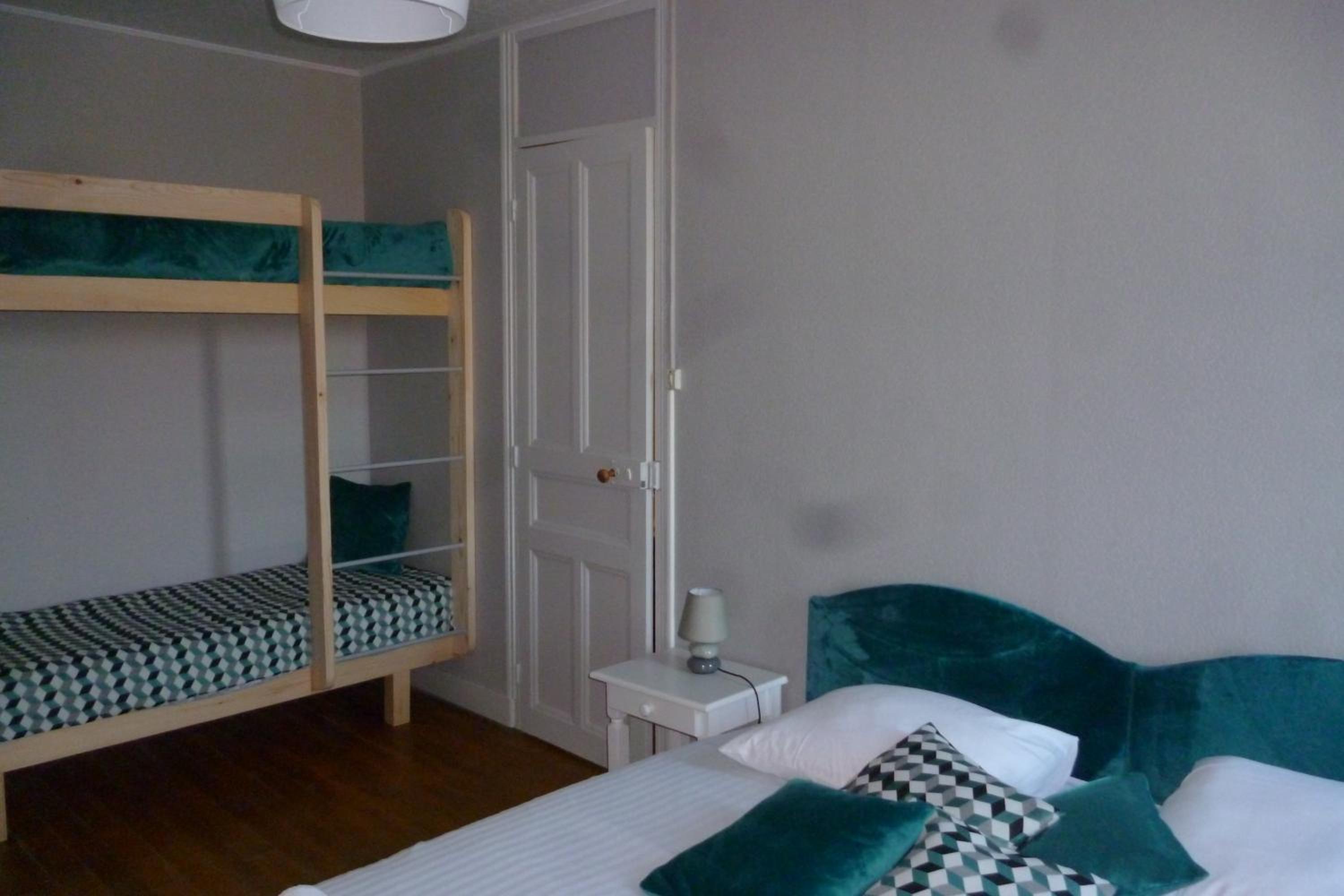 Standard Double Room with Shared Bathroom photo 3
