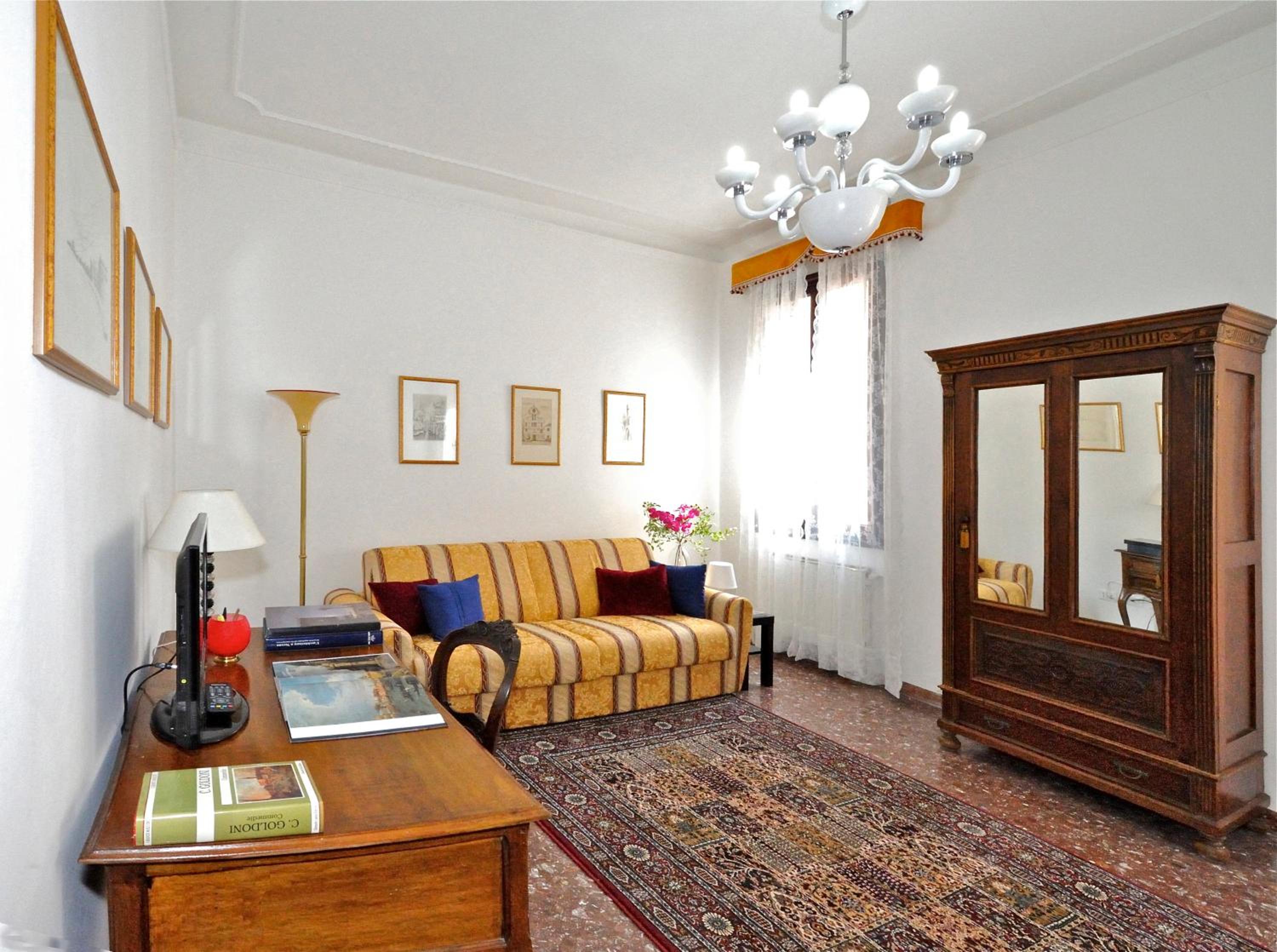 Apartment photo 3