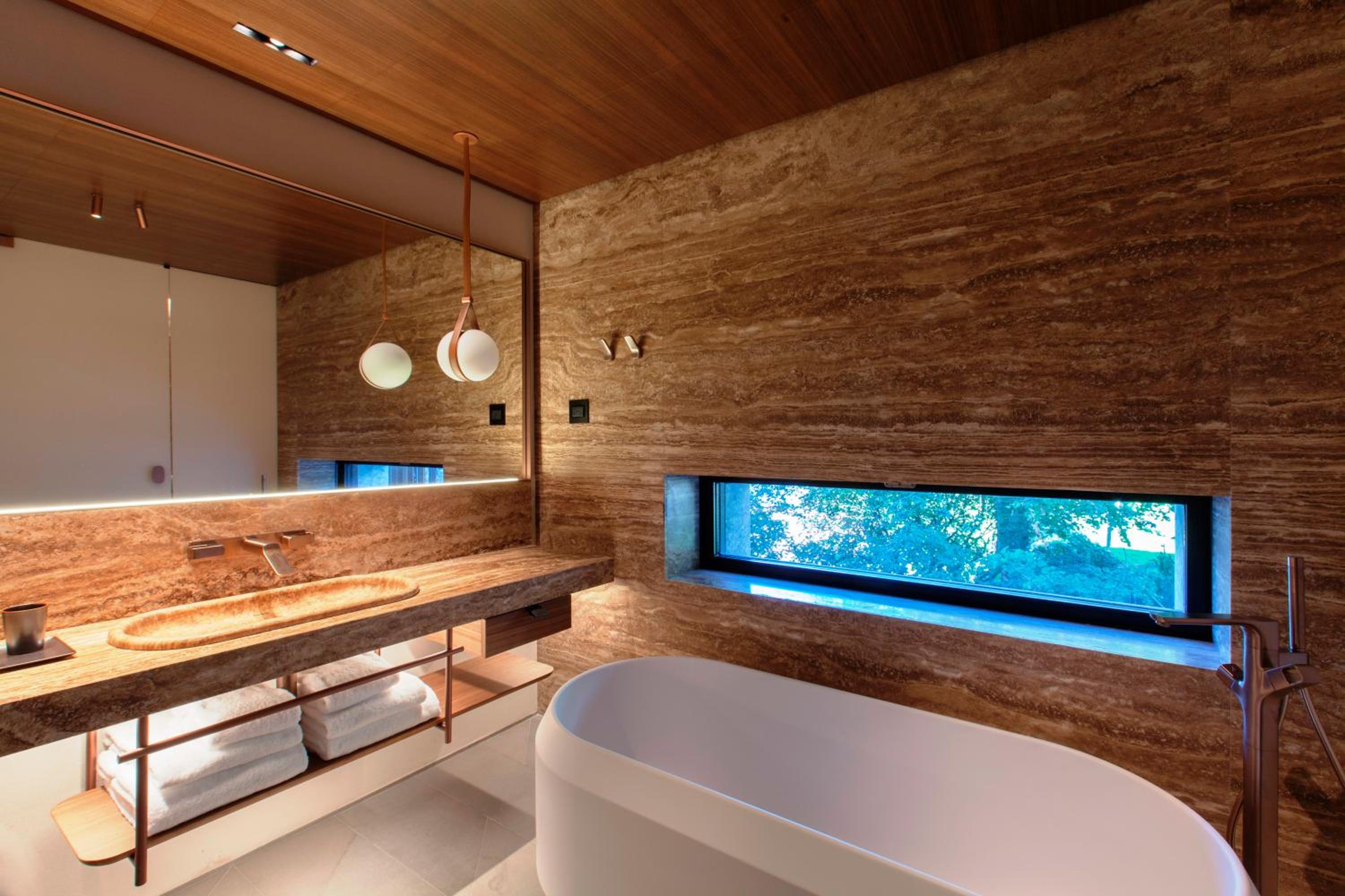 Suite with Lake View photo 3