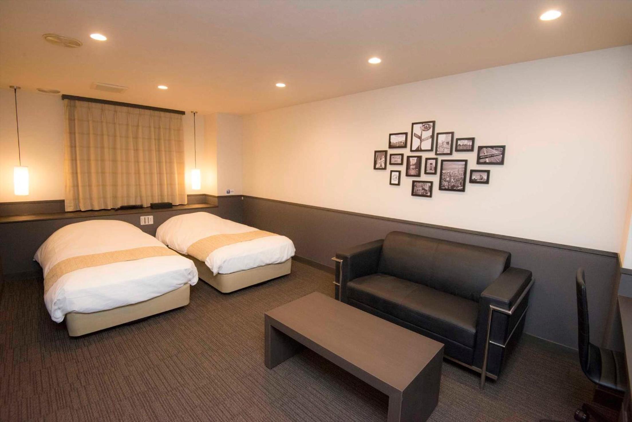 Twin Room - Photo 4