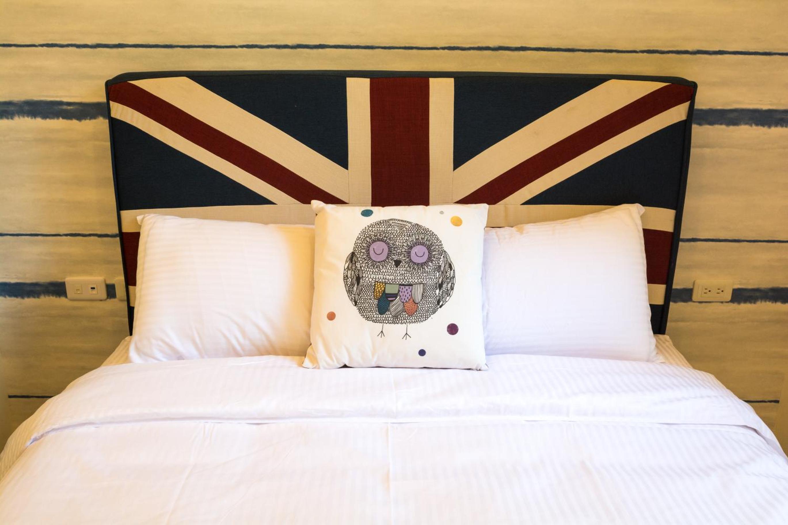 Standard Double Room with Shared Bathroom