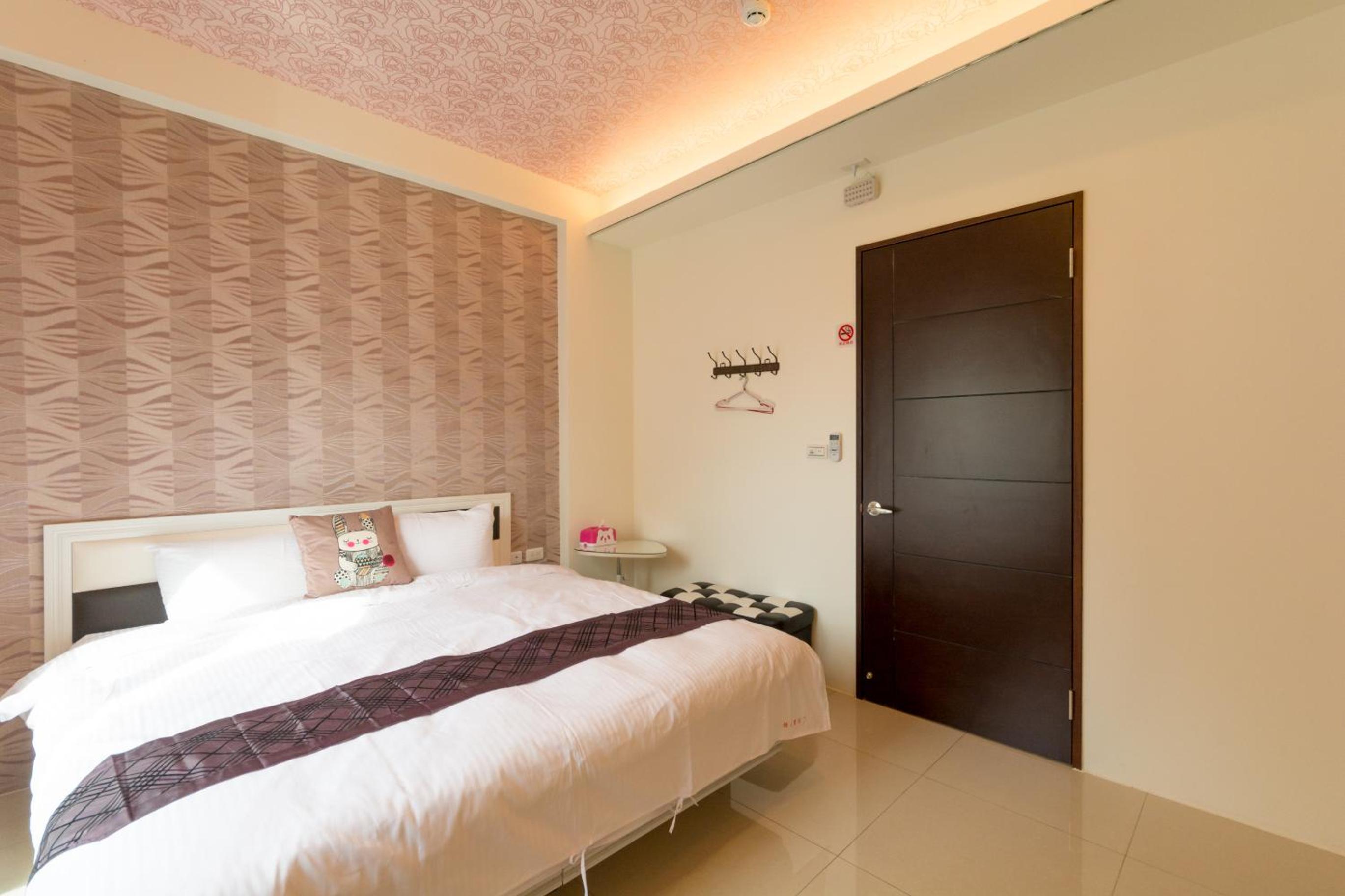 Deluxe Double Room with Balcony photo 2