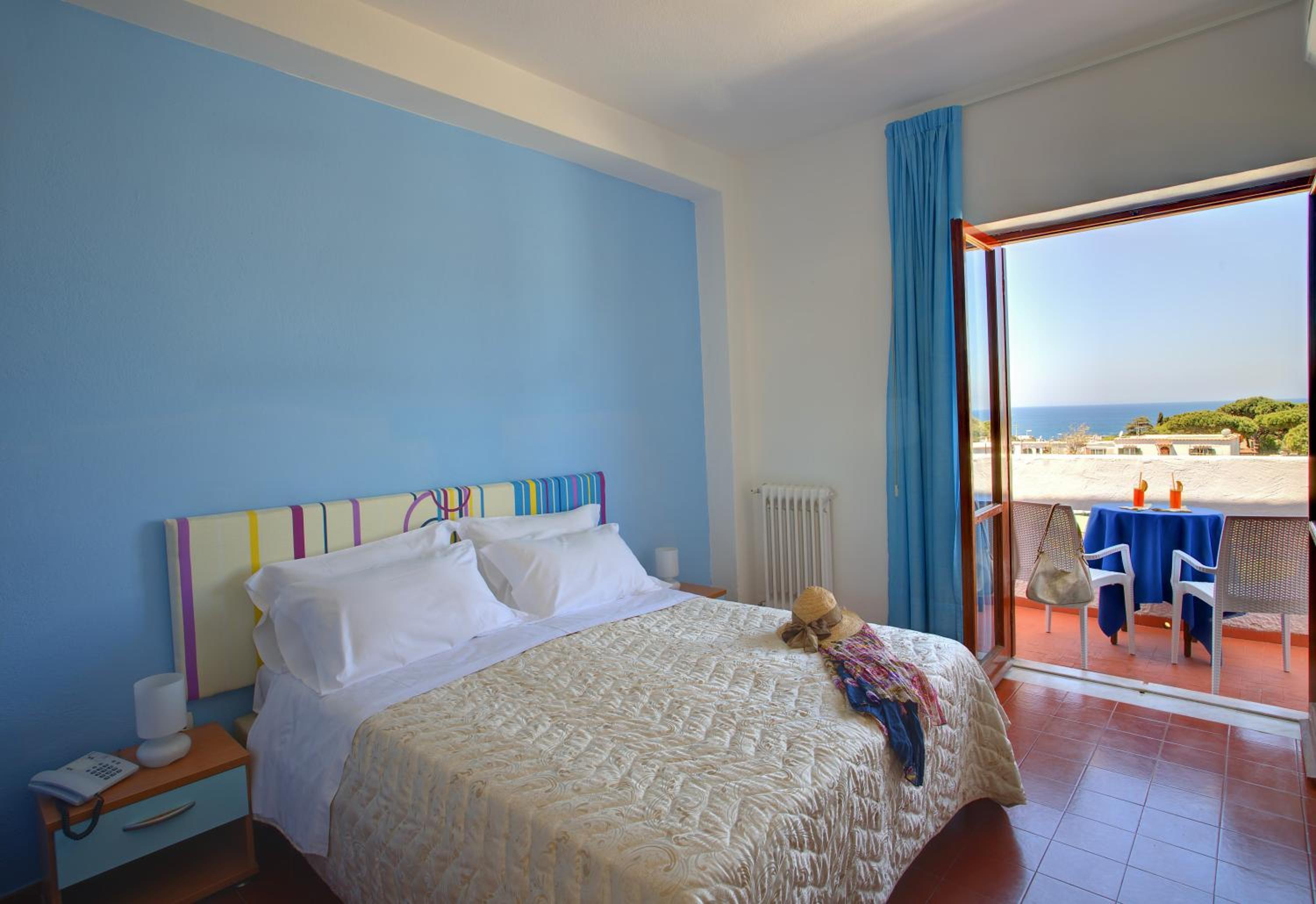 Double or Twin Room with Sea View