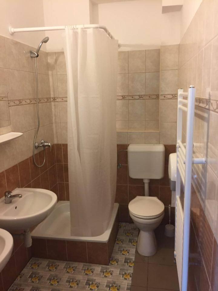 Triple Room with Private Bathroom photo 2