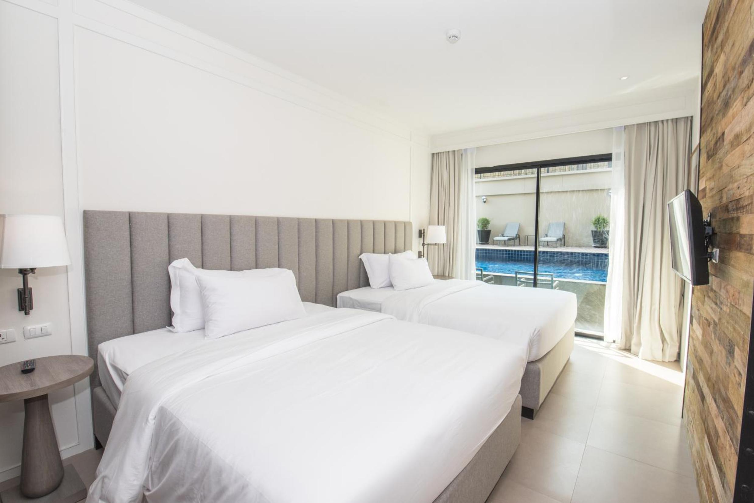 Superior Double or Twin Room with Pool Access