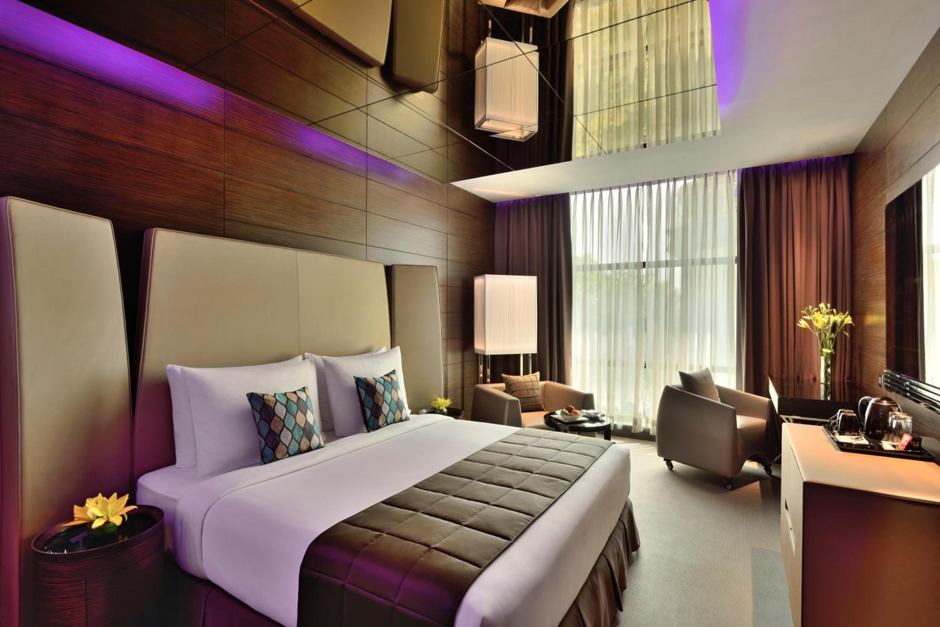 Business Room - Photo 2