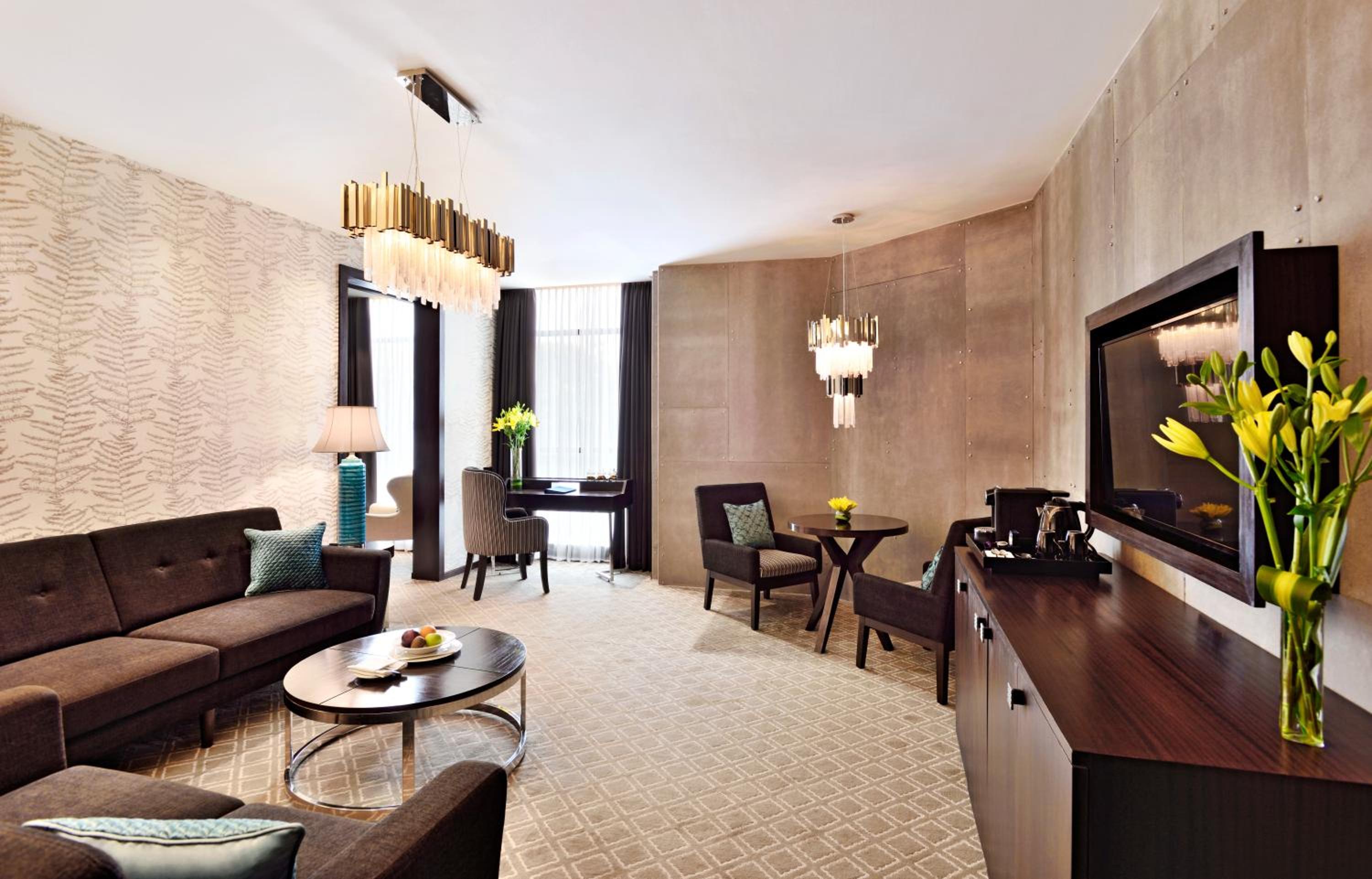 Suite - Photo 9