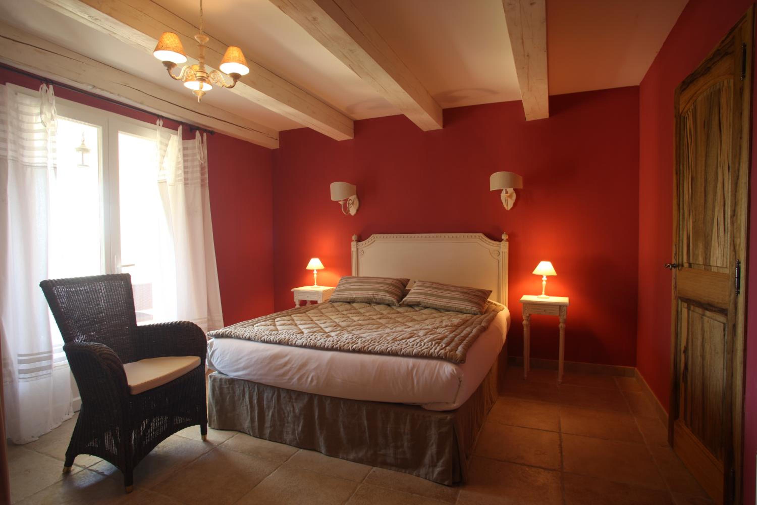 Three-Bedroom Villa with Shared Swimming Pool (6 Adults)