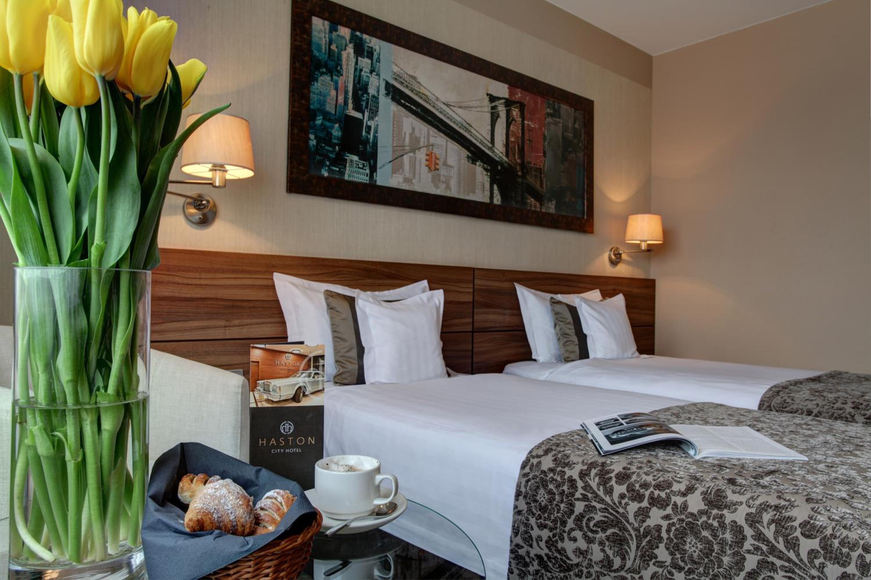 Standard Twin Room - Photo 4