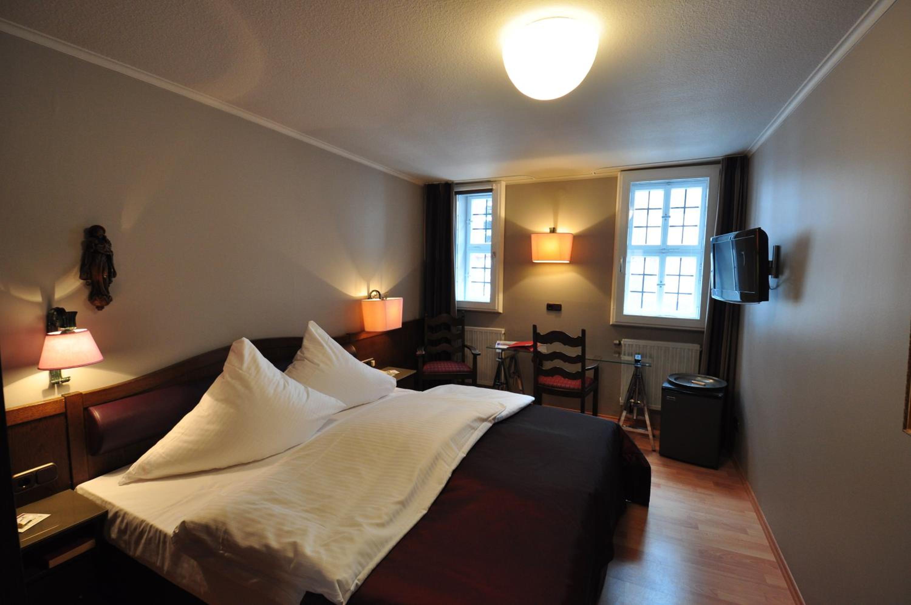 Double Room - Photo 7