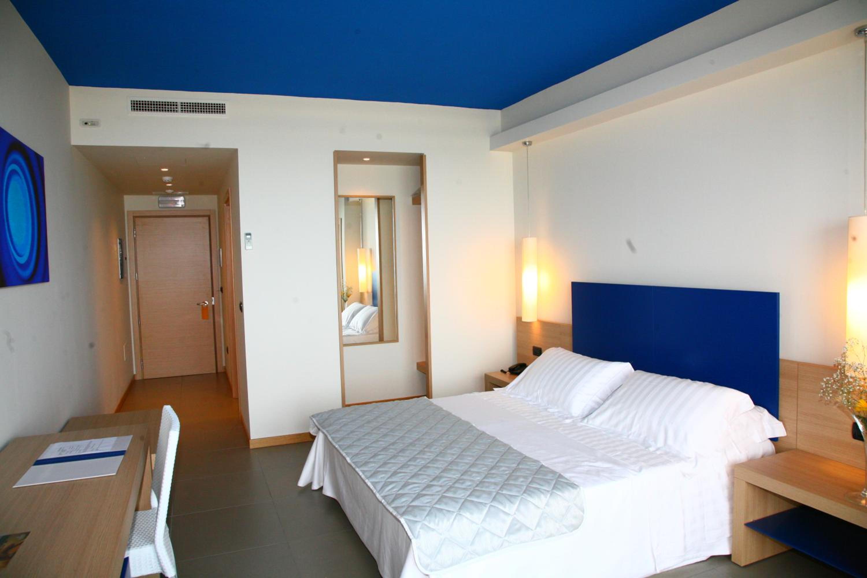 Superior Double or Twin Room - Photo 8