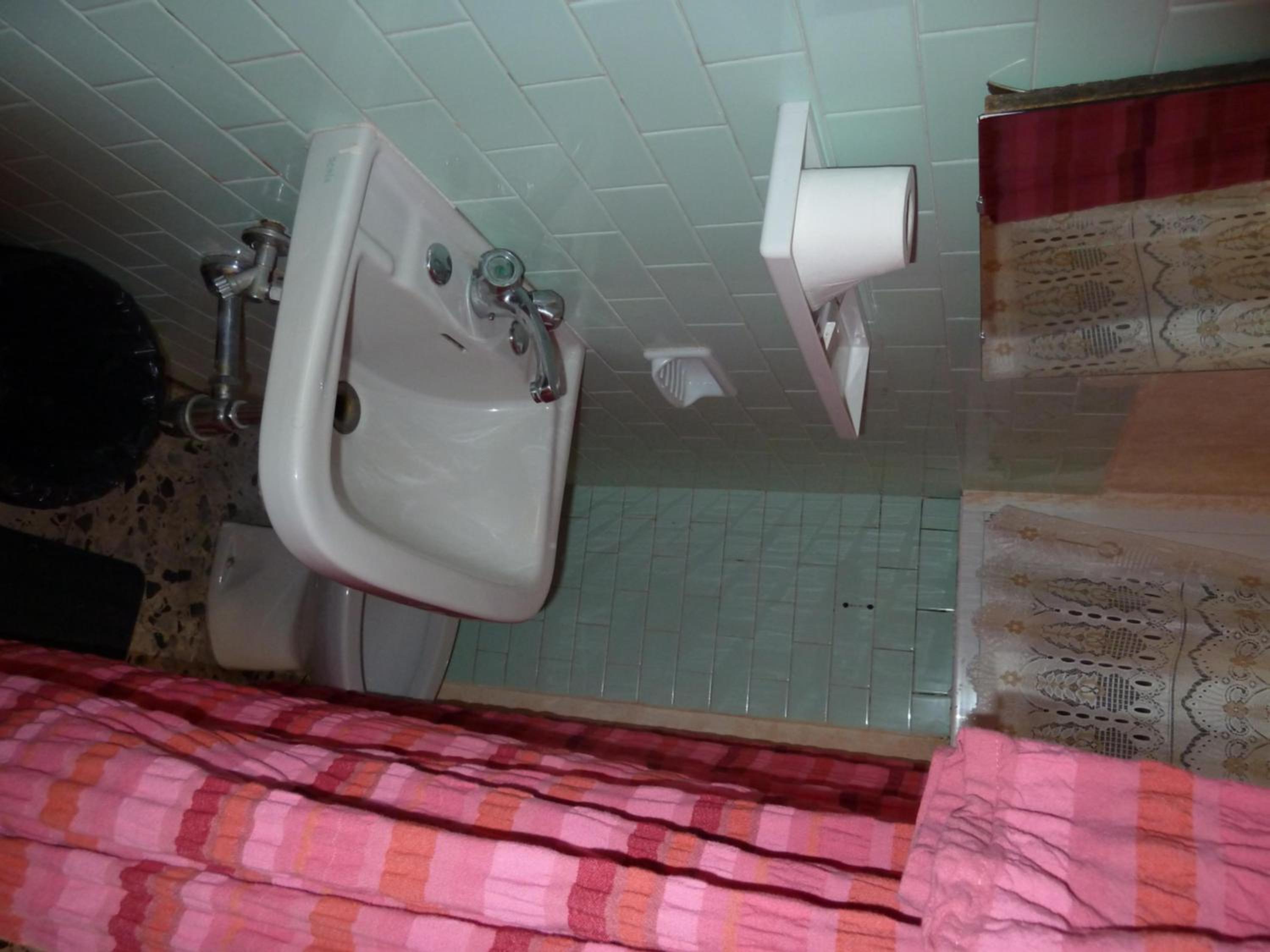 Double or Twin Room - Photo 4