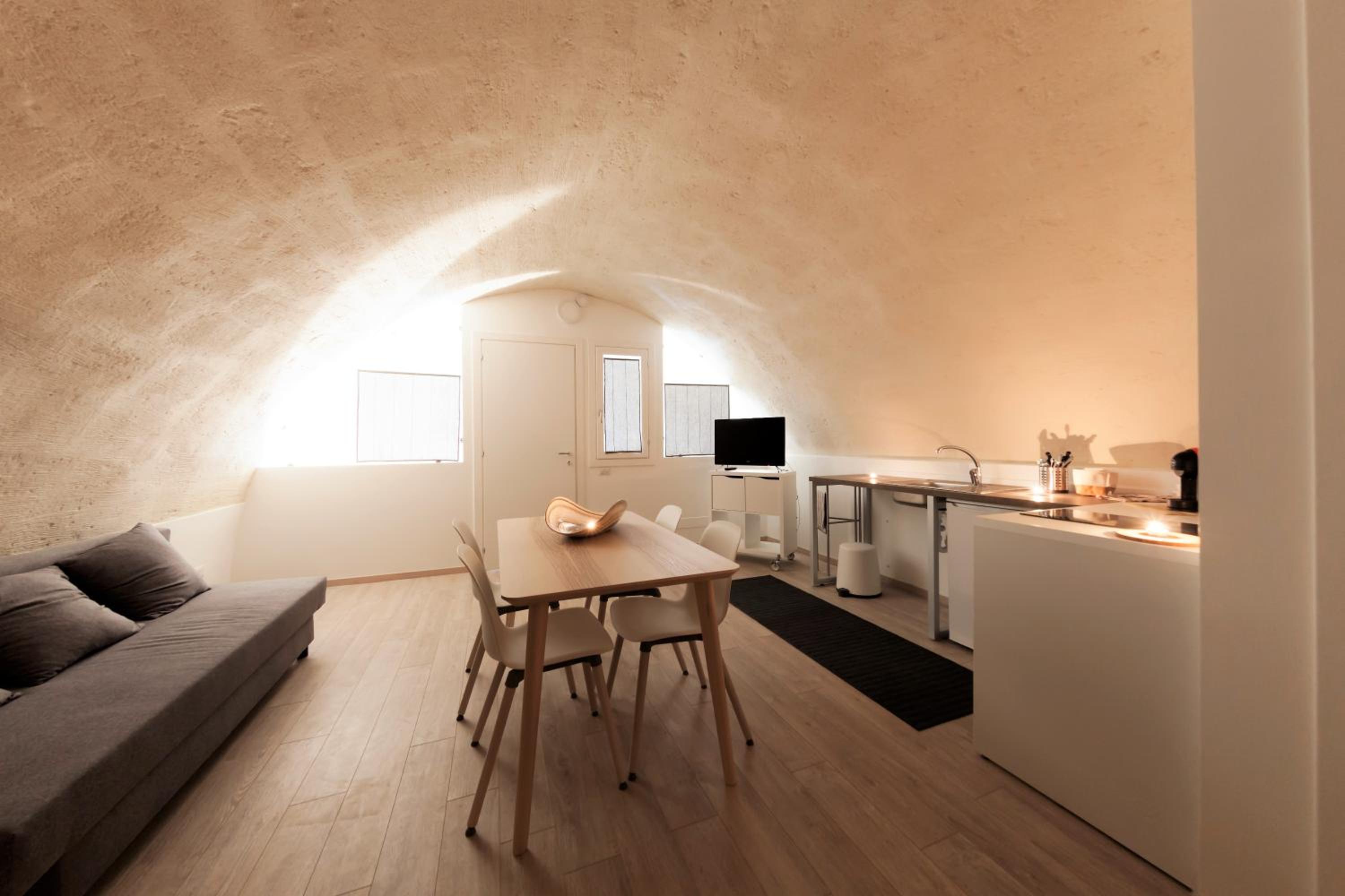 One-Bedroom House - Photo 3