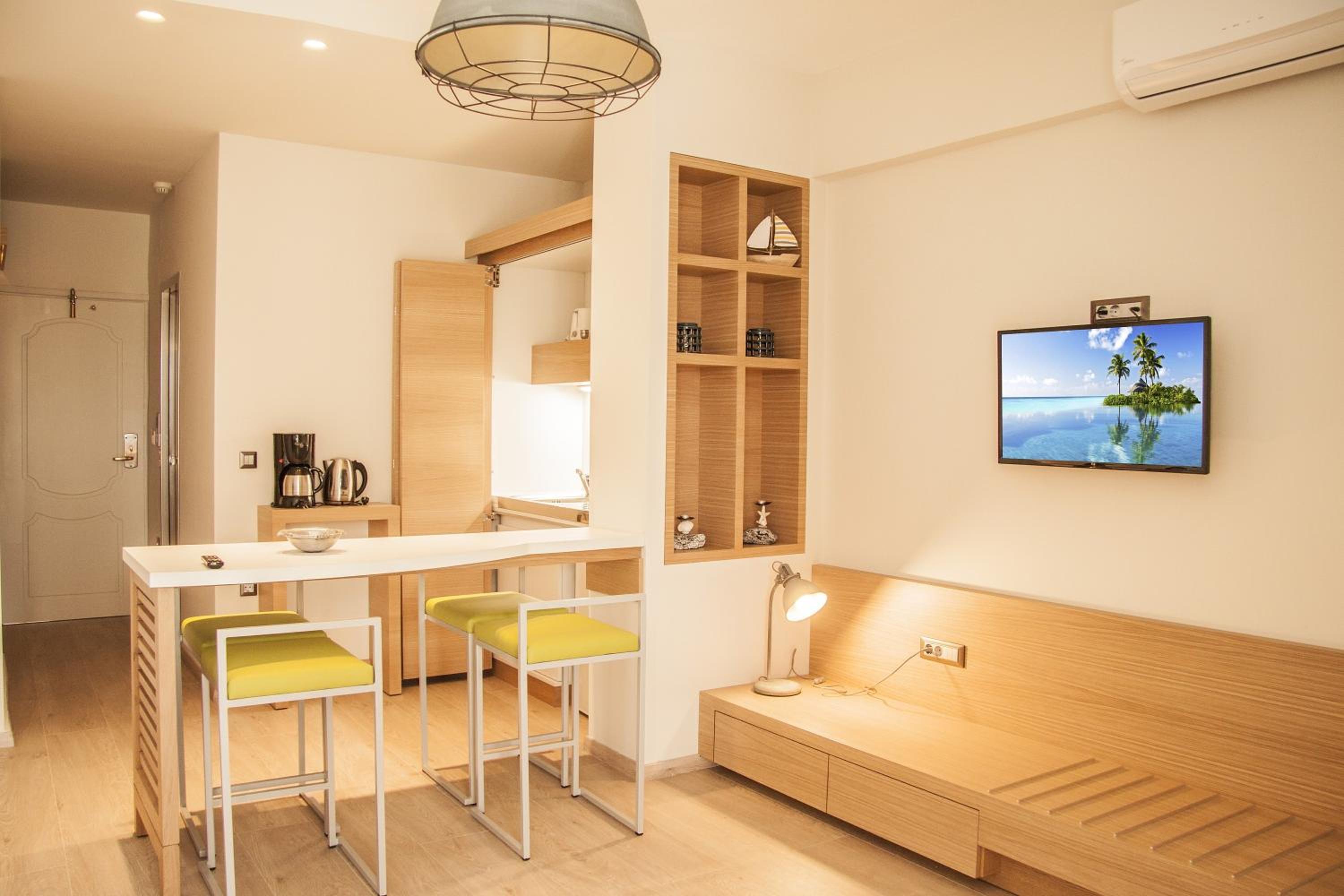 One-Bedroom Apartment with Sea View - Annex photo 3