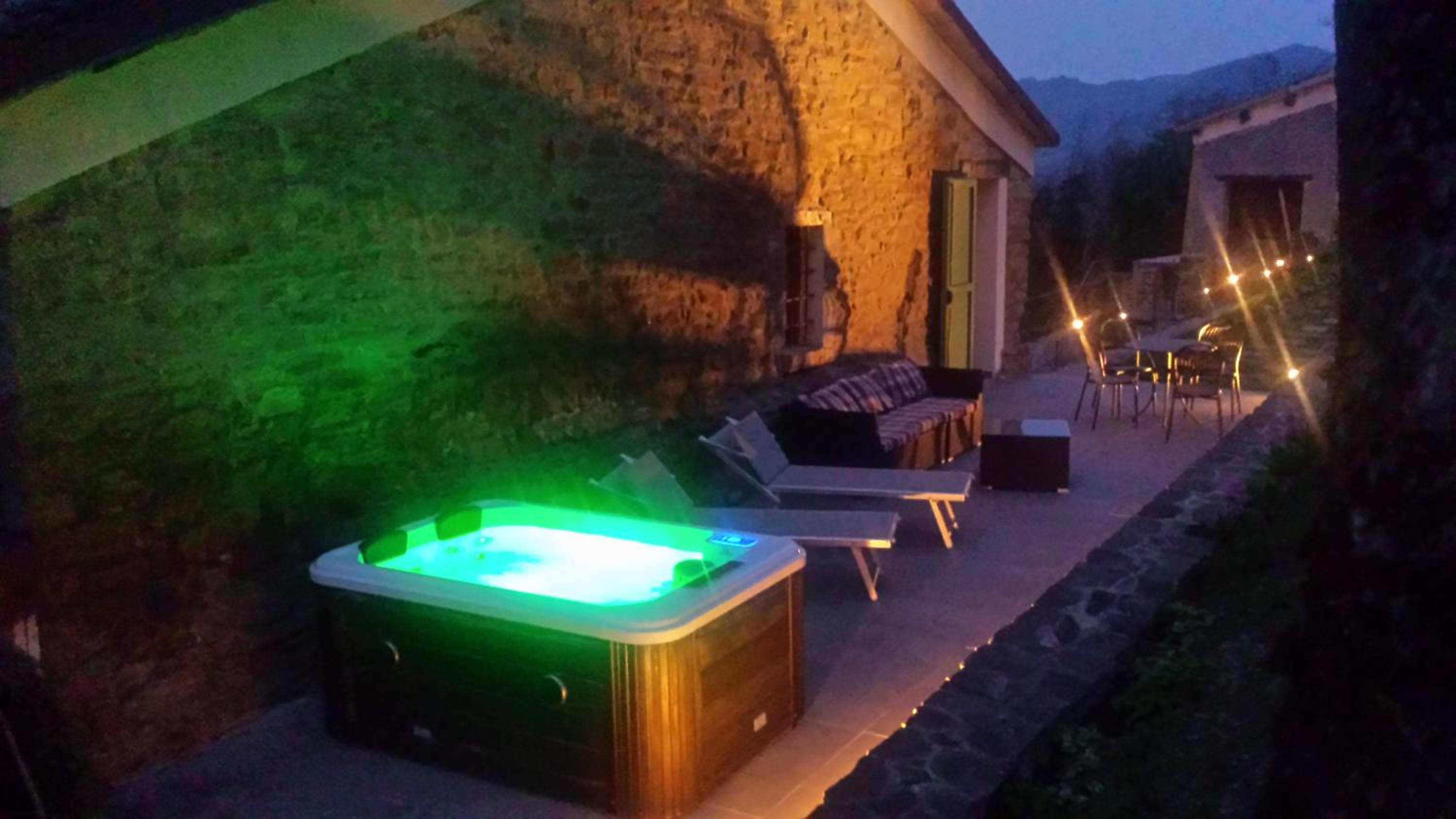 Double Room with Spa Bath photo 2