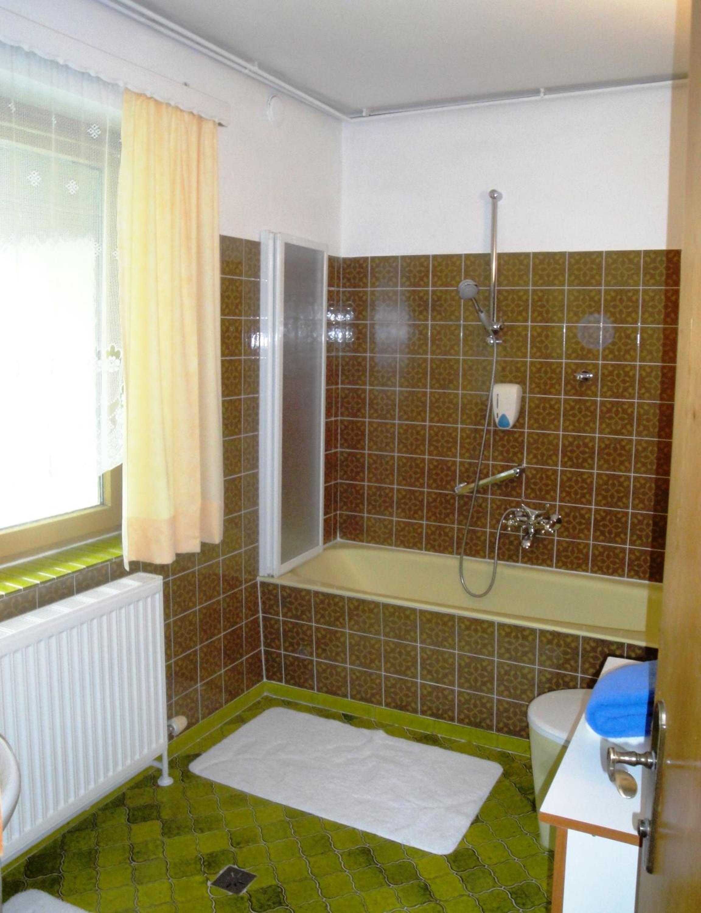 Deluxe Double Room with Bath - Photo 4