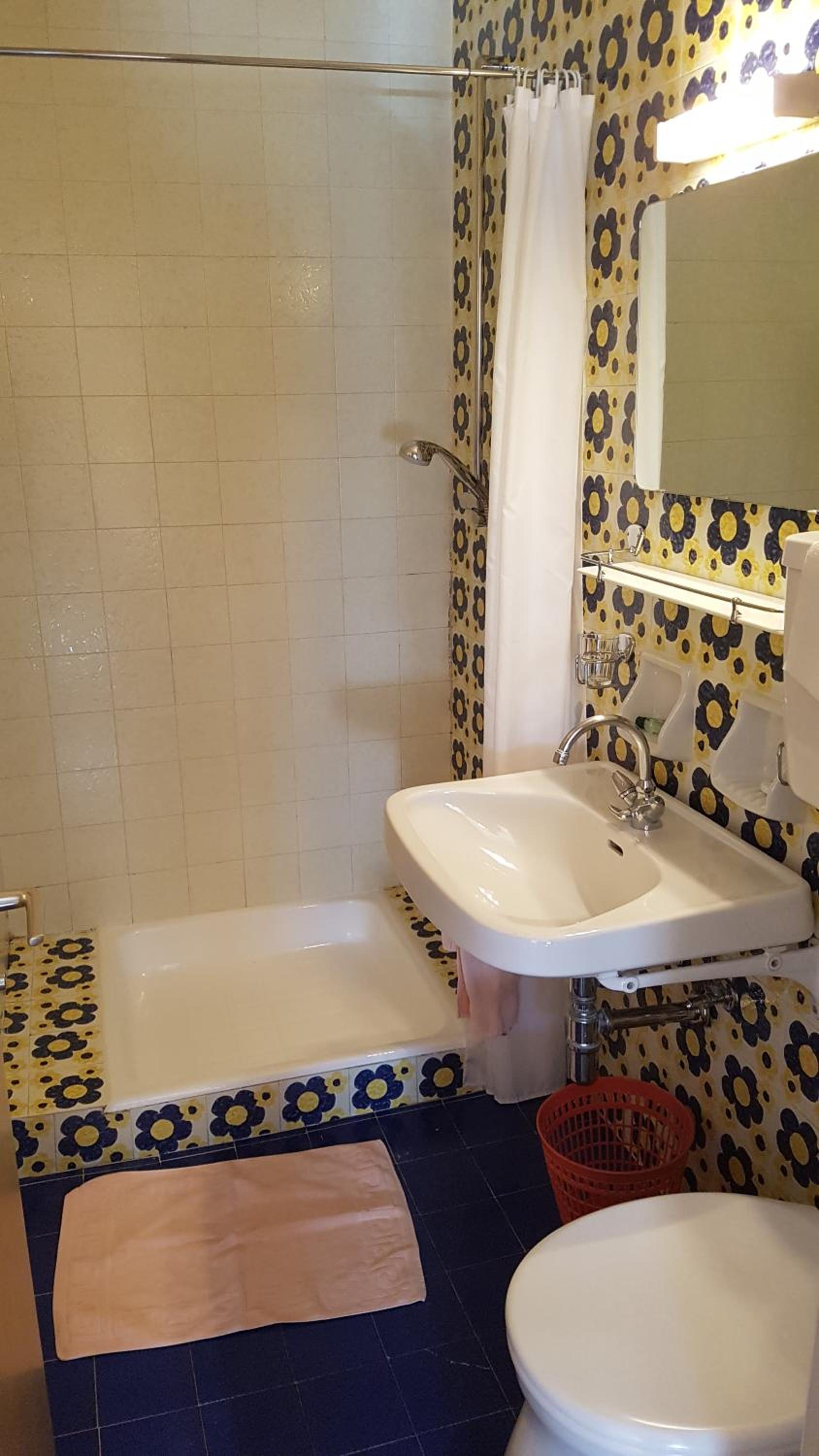 Single Room with Balcony photo 3