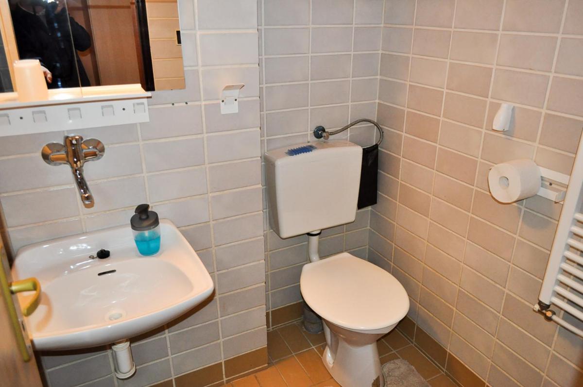Triple Room with Private Bathroom - Photo 7