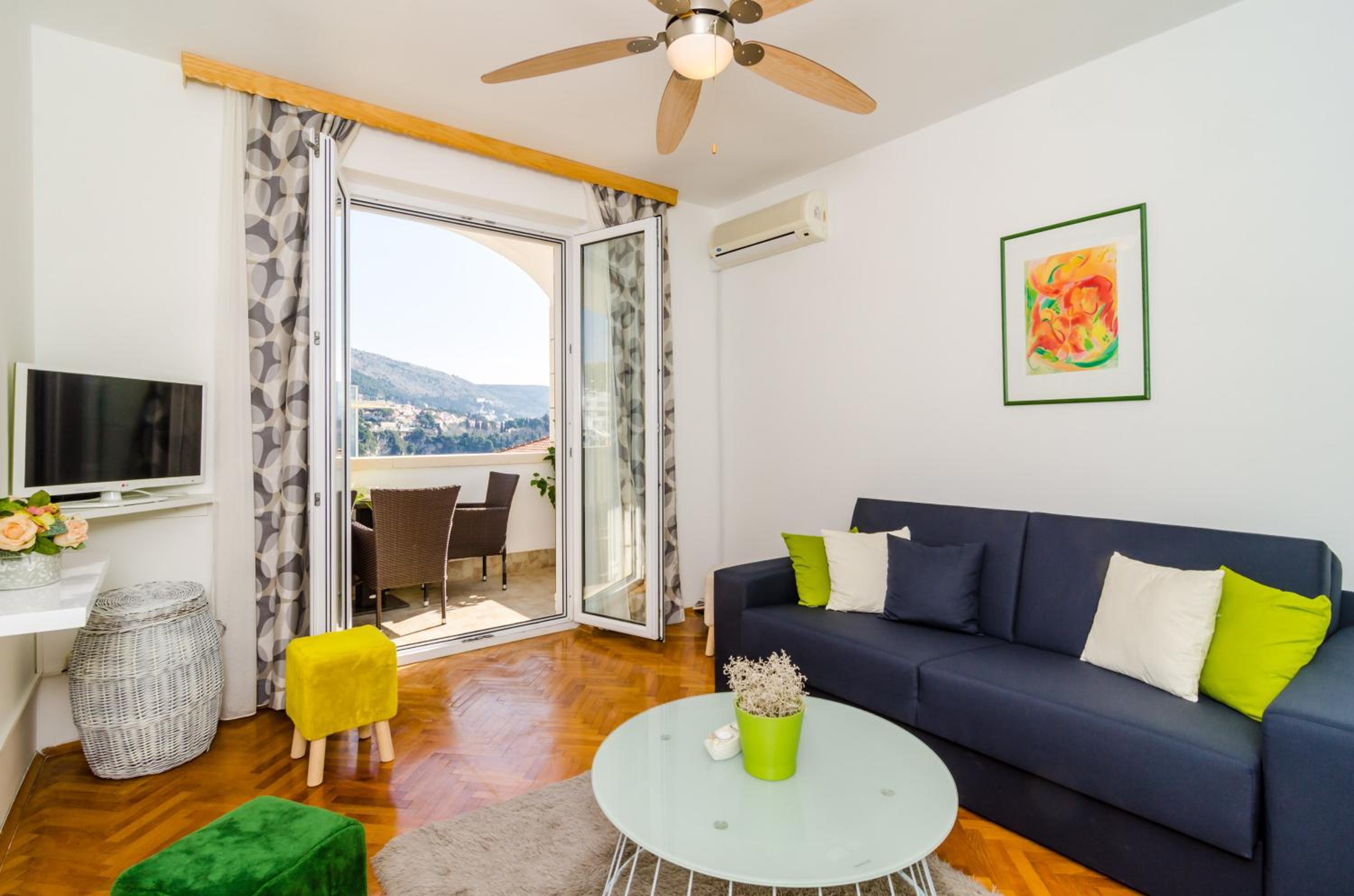 Two Bedroom Apartment with Balcony and Sea View
