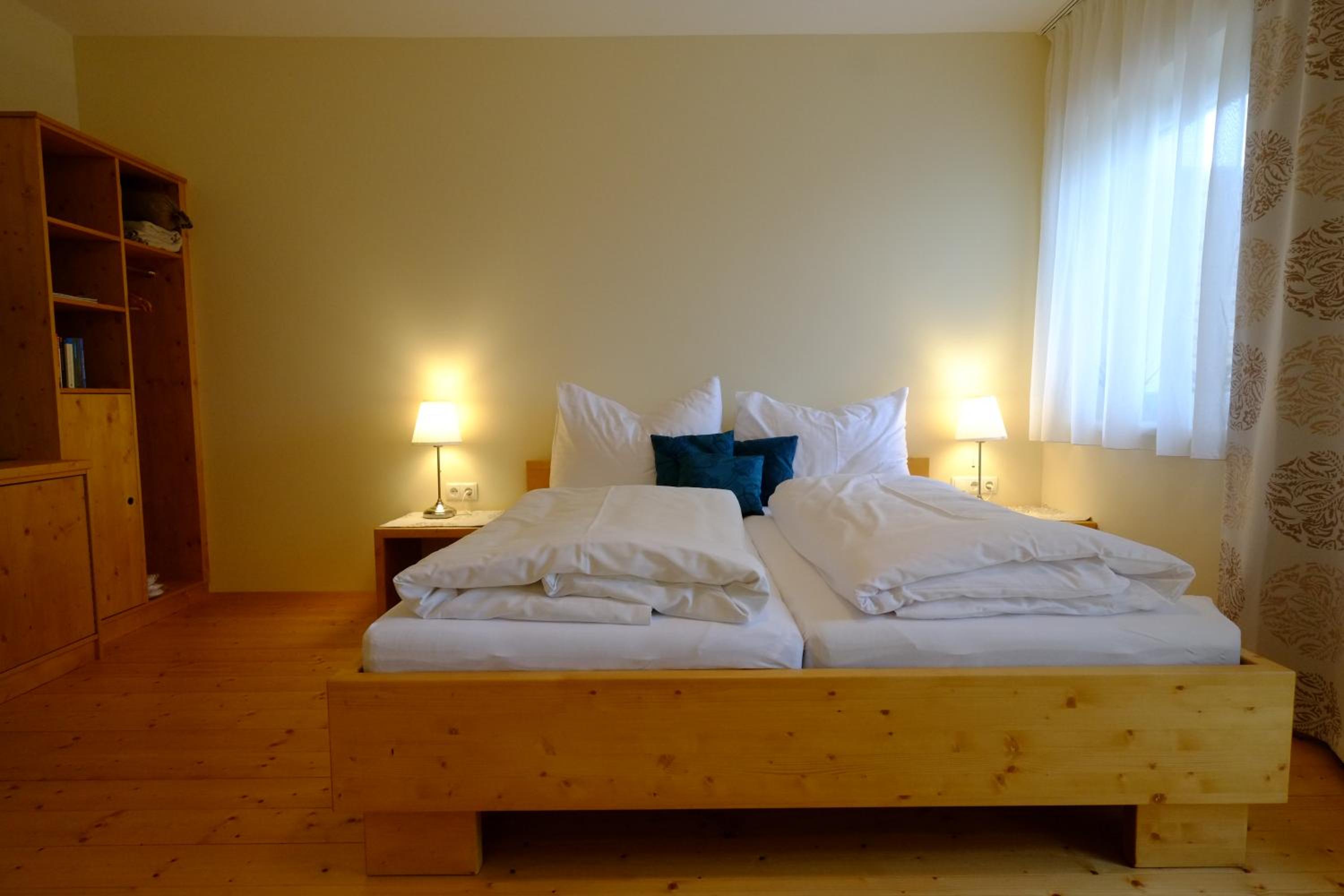 Standard Double Room - Photo 7