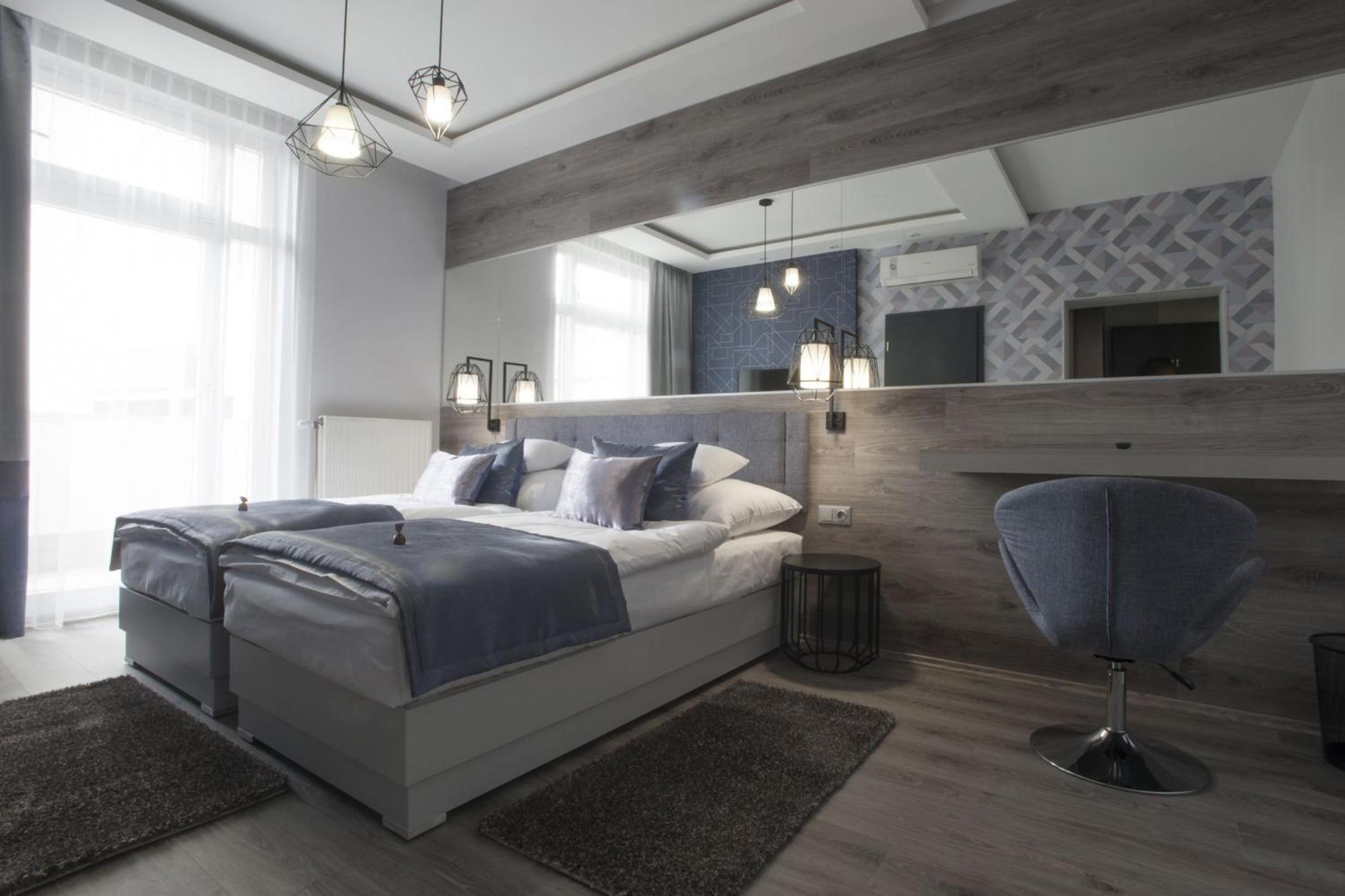 Double or Twin Room with Shower - Photo 4