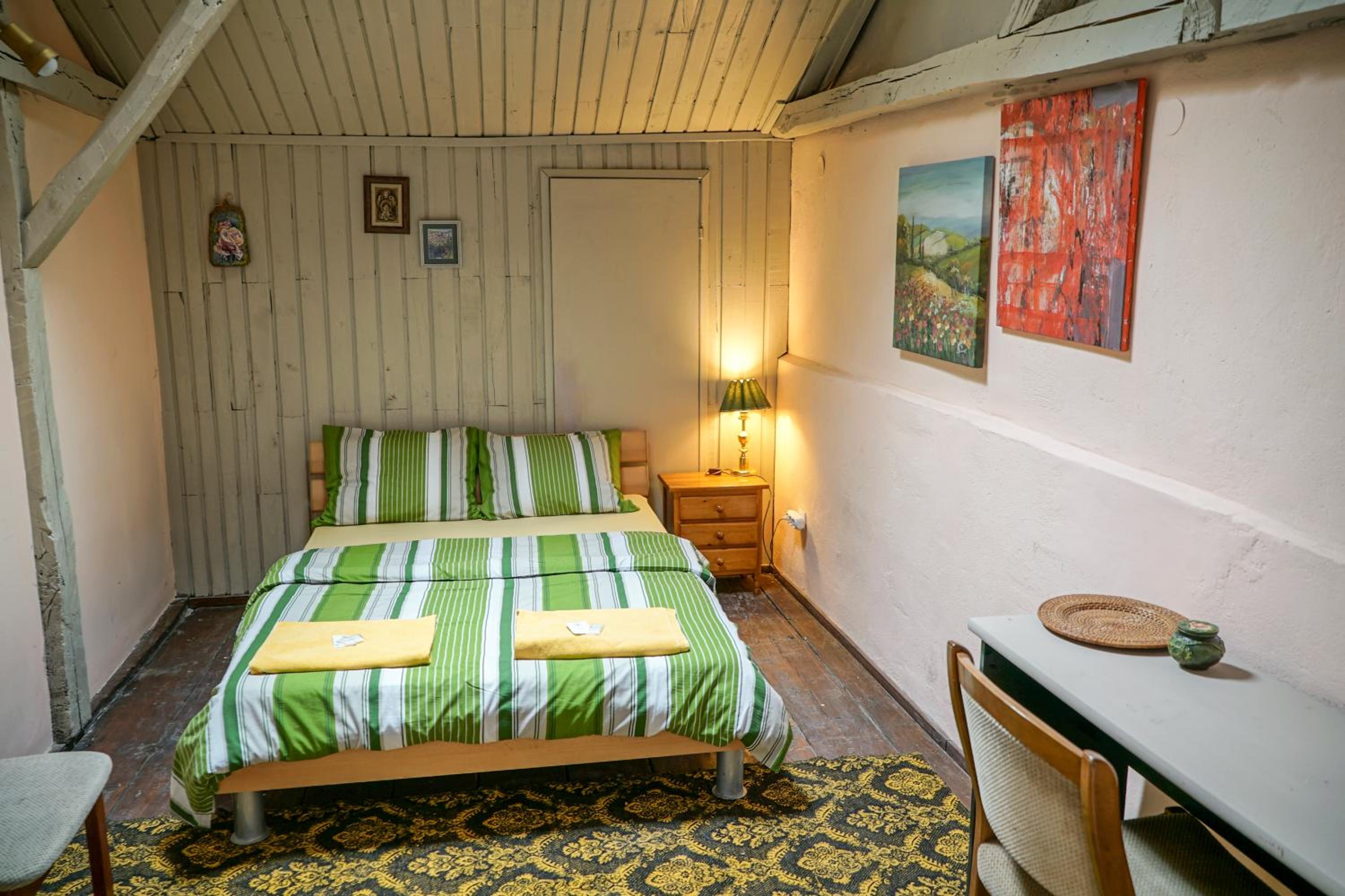 Double Room with Shared Bathroom photo 3
