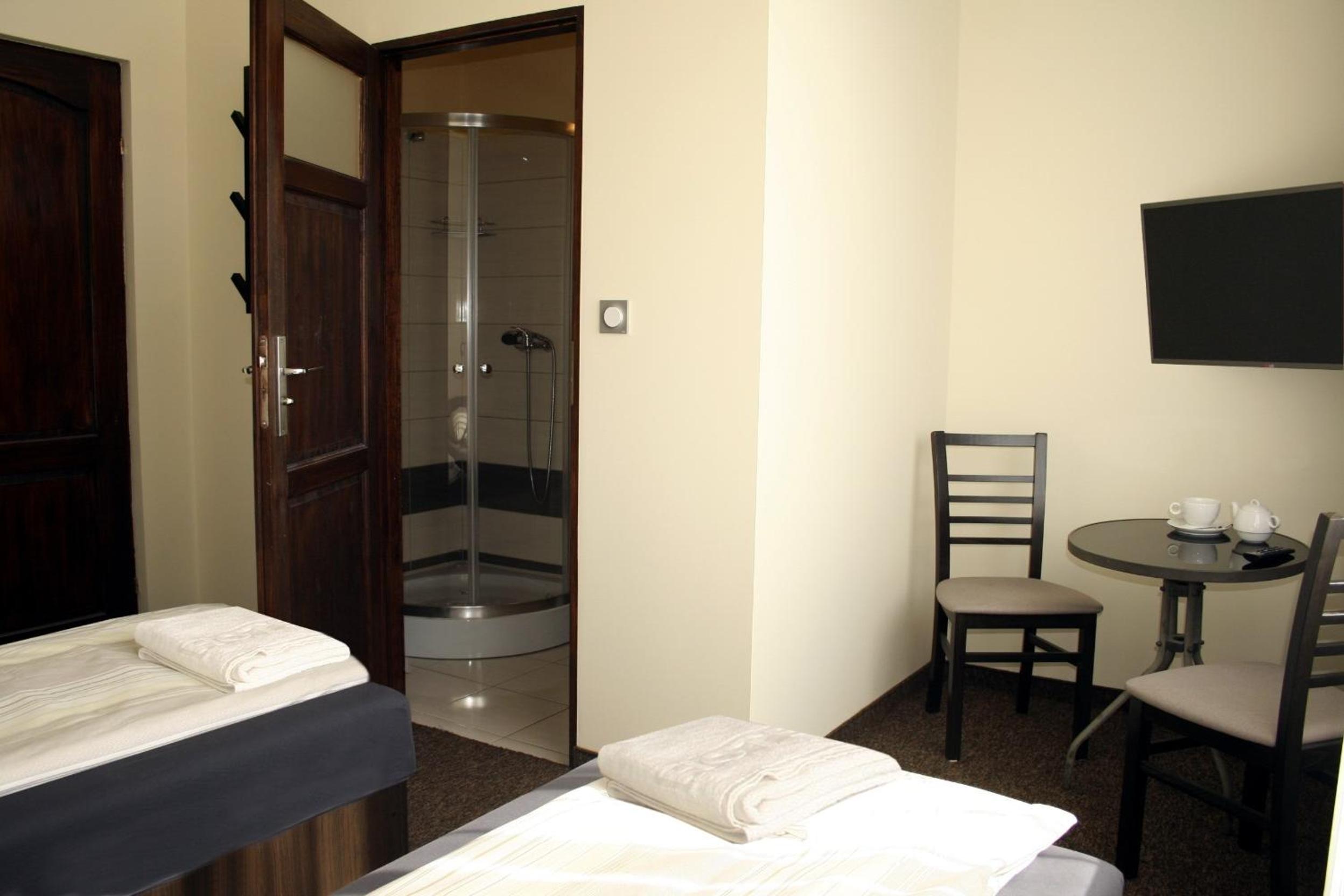 Double Room - Photo 6