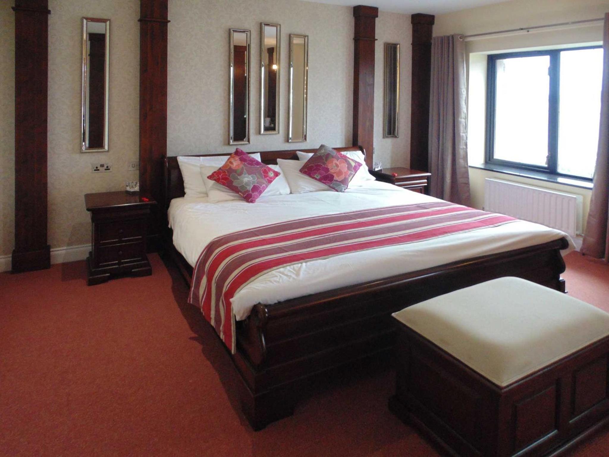 Deluxe Suite with Sea View - Photo 6