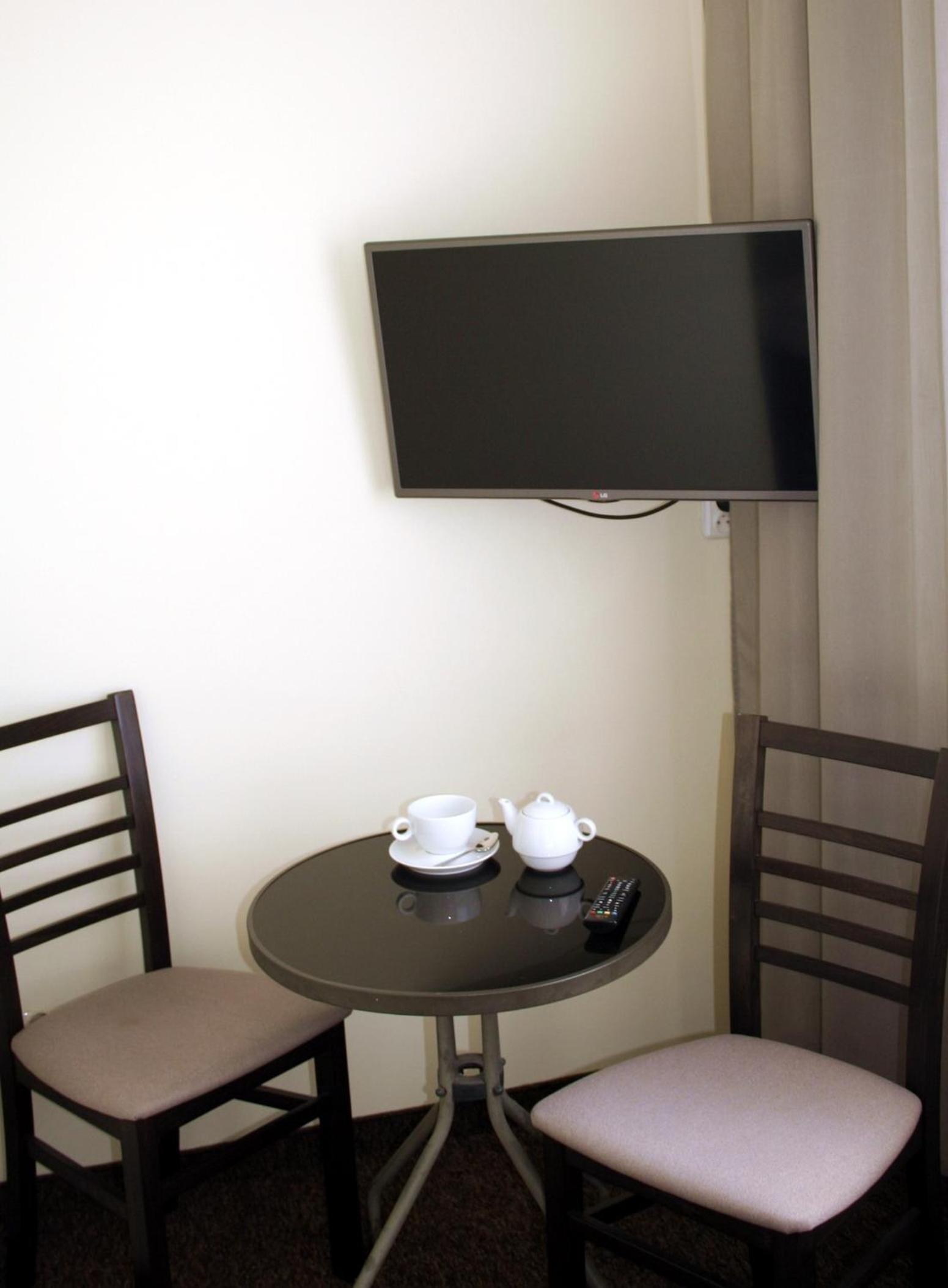 Double Room - Photo 4