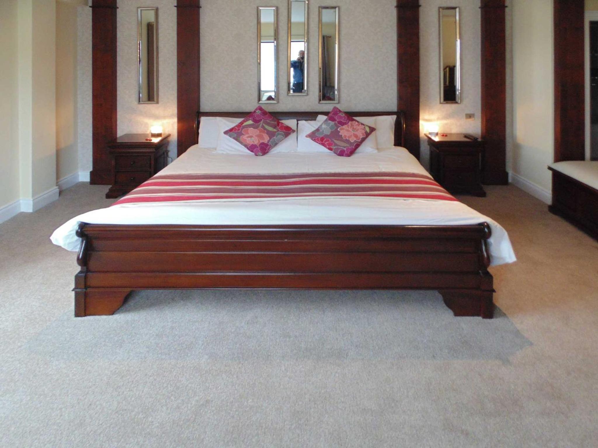 Deluxe Suite with Sea View - Photo 12