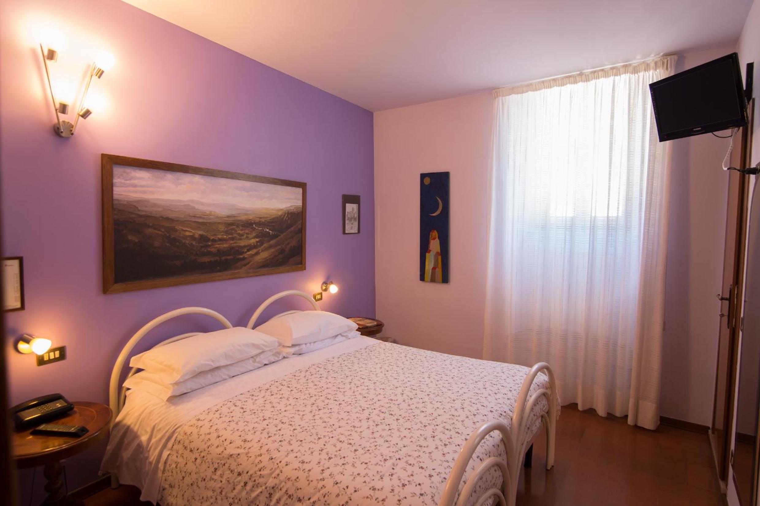 Double Room - Photo 25