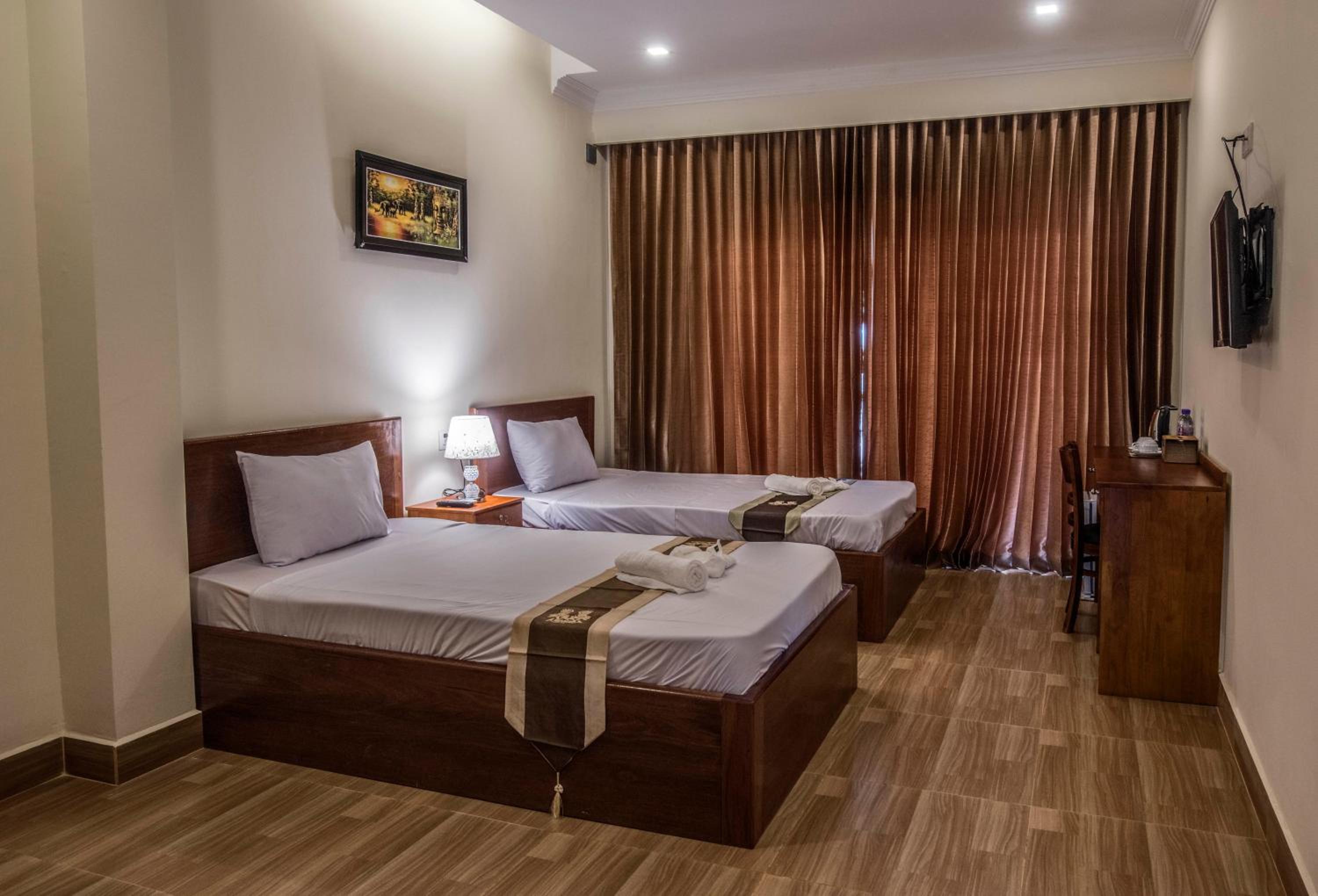 Deluxe Twin Room with Balcony - Photo 4