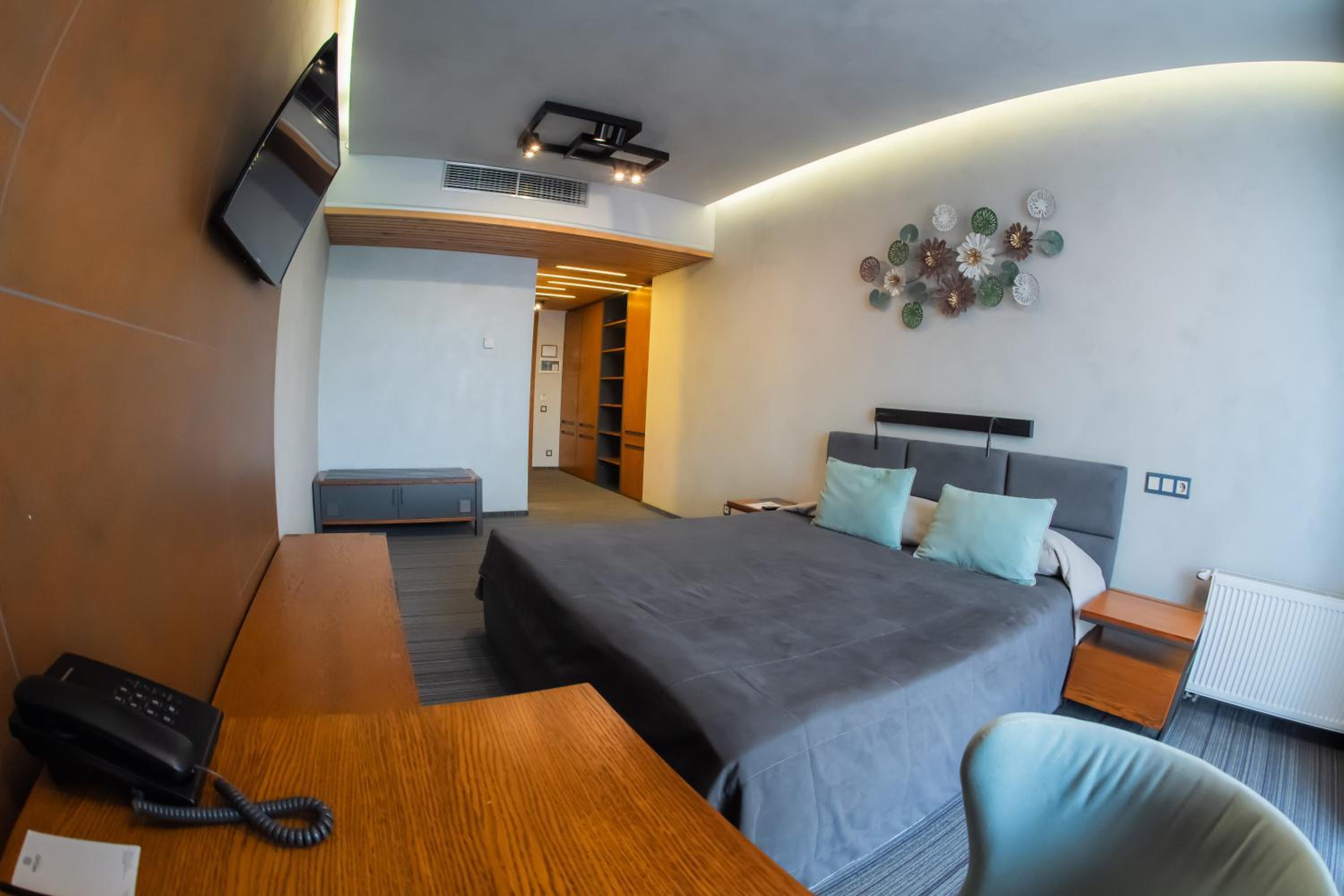 Superior King Room