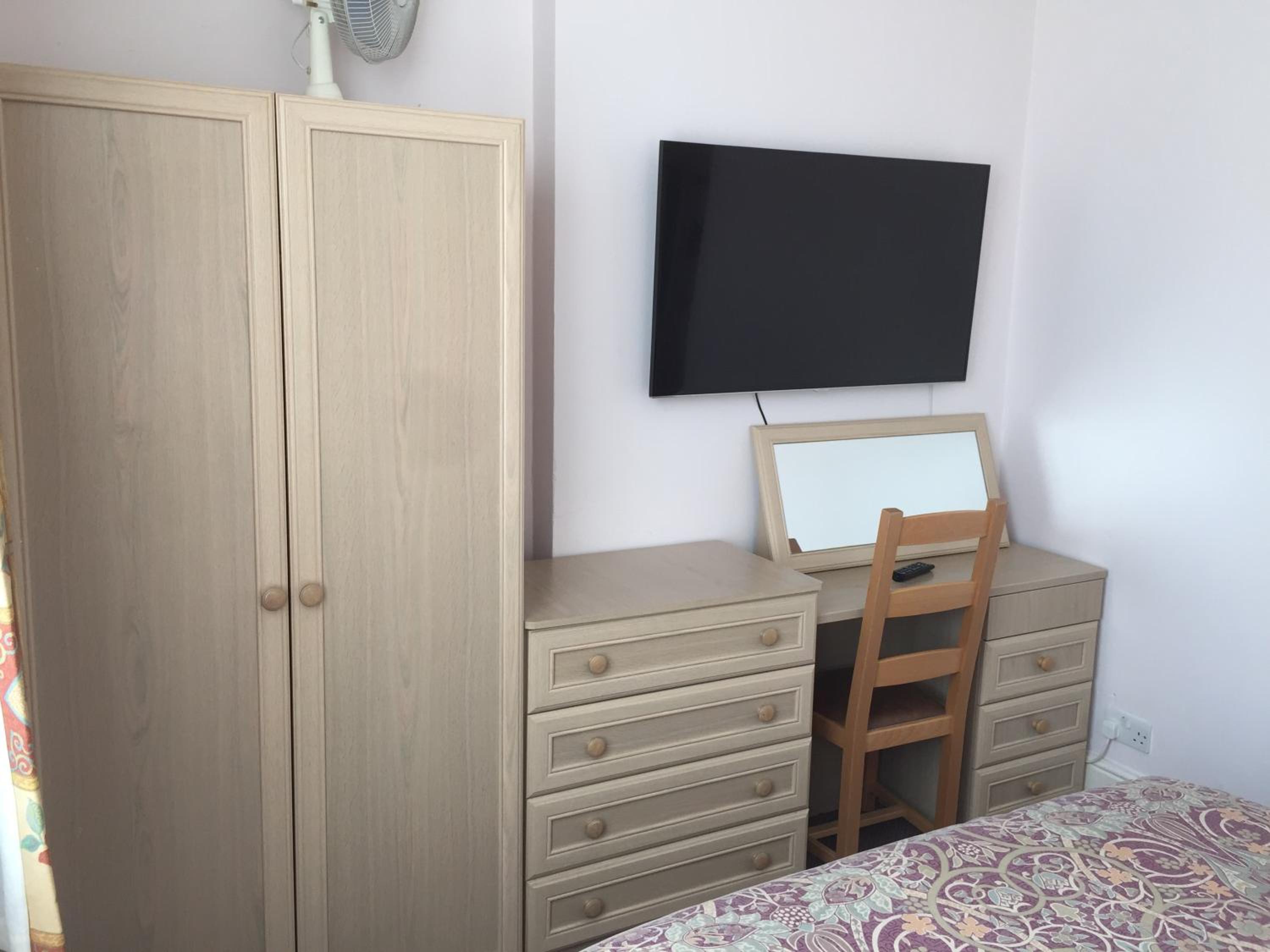Double Room with Shared Bathroom photo 1