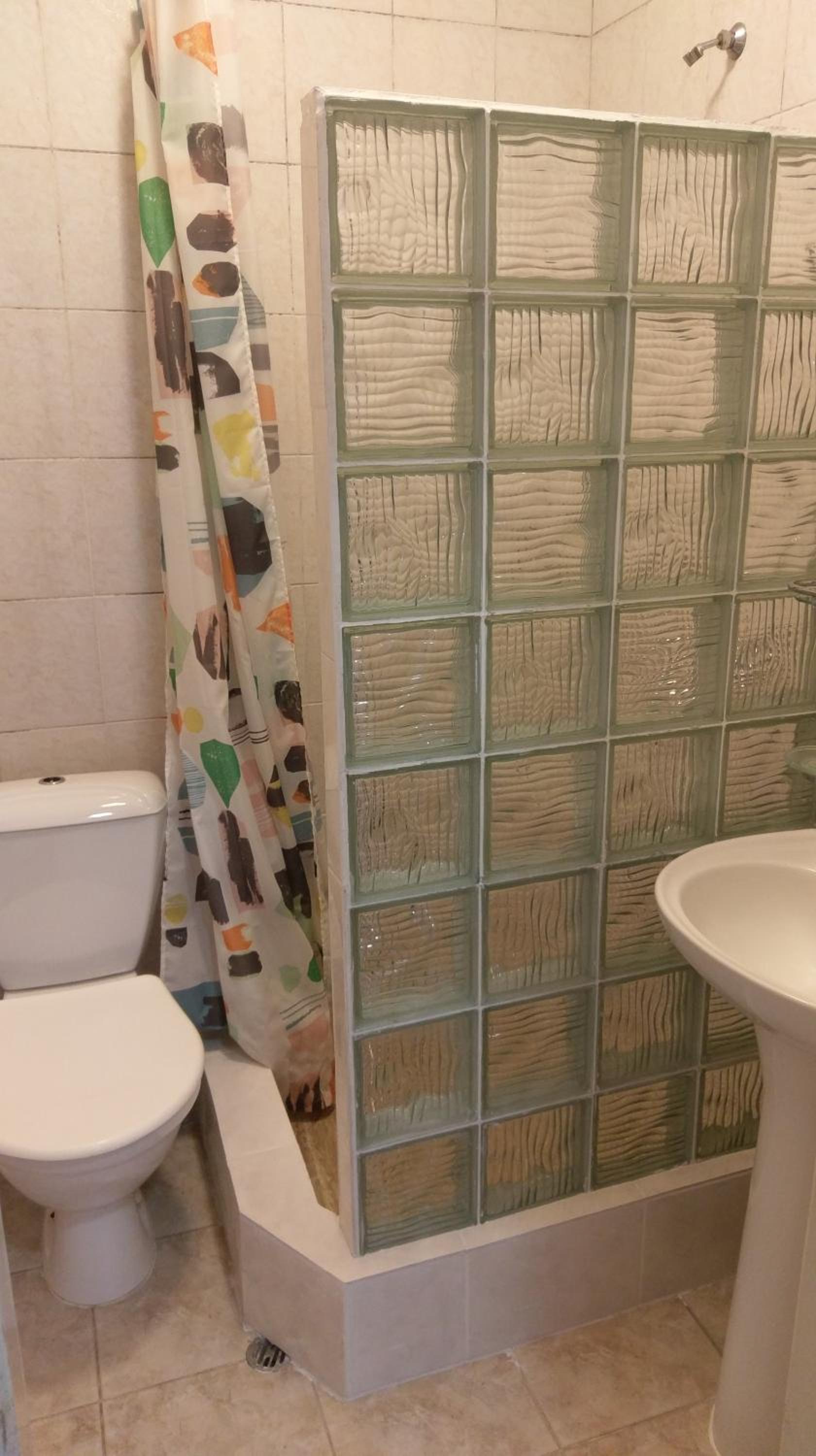 Twin Room with Shared Bathroom photo 3