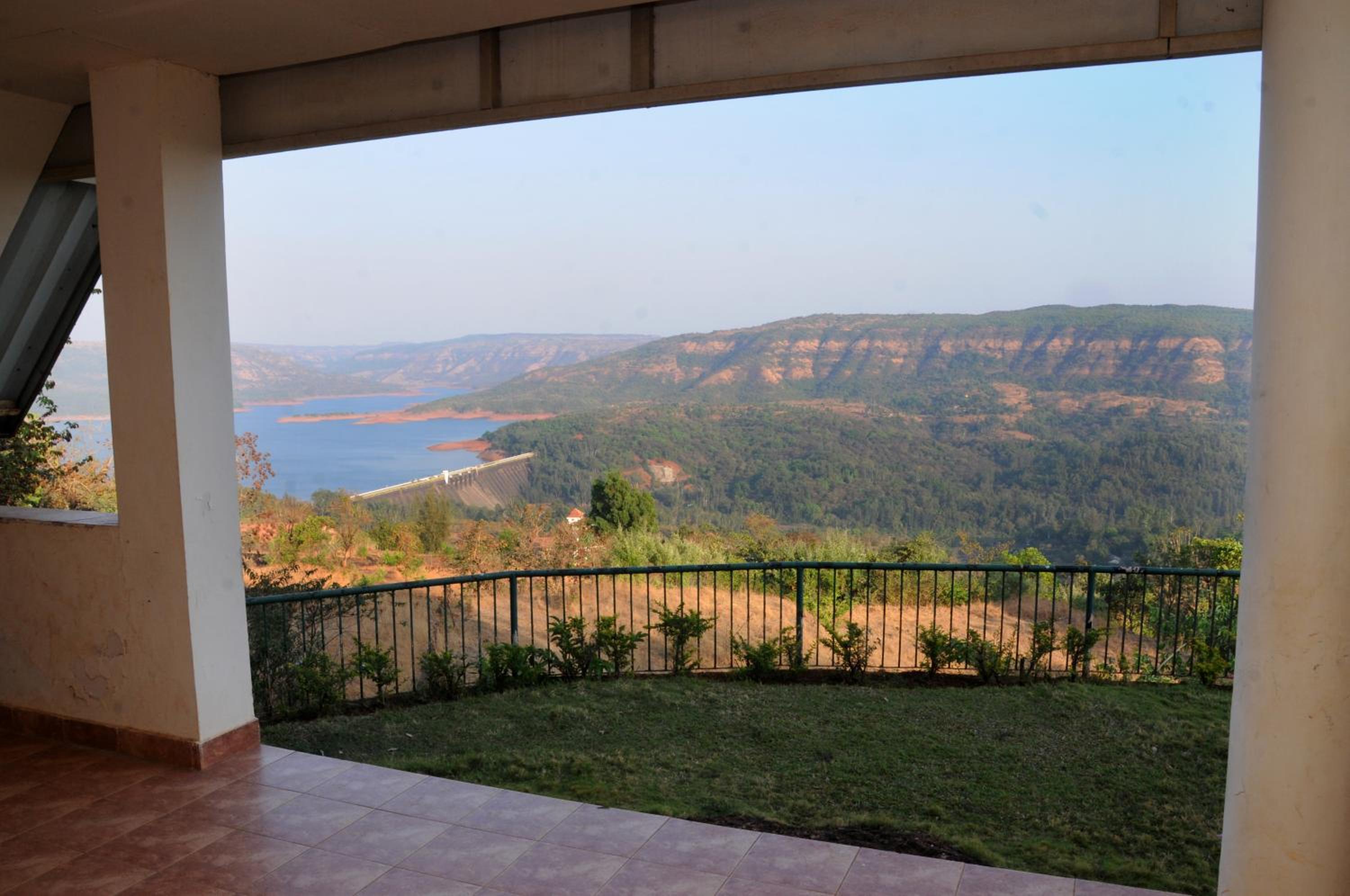Double Room with Lake View - Photo 3