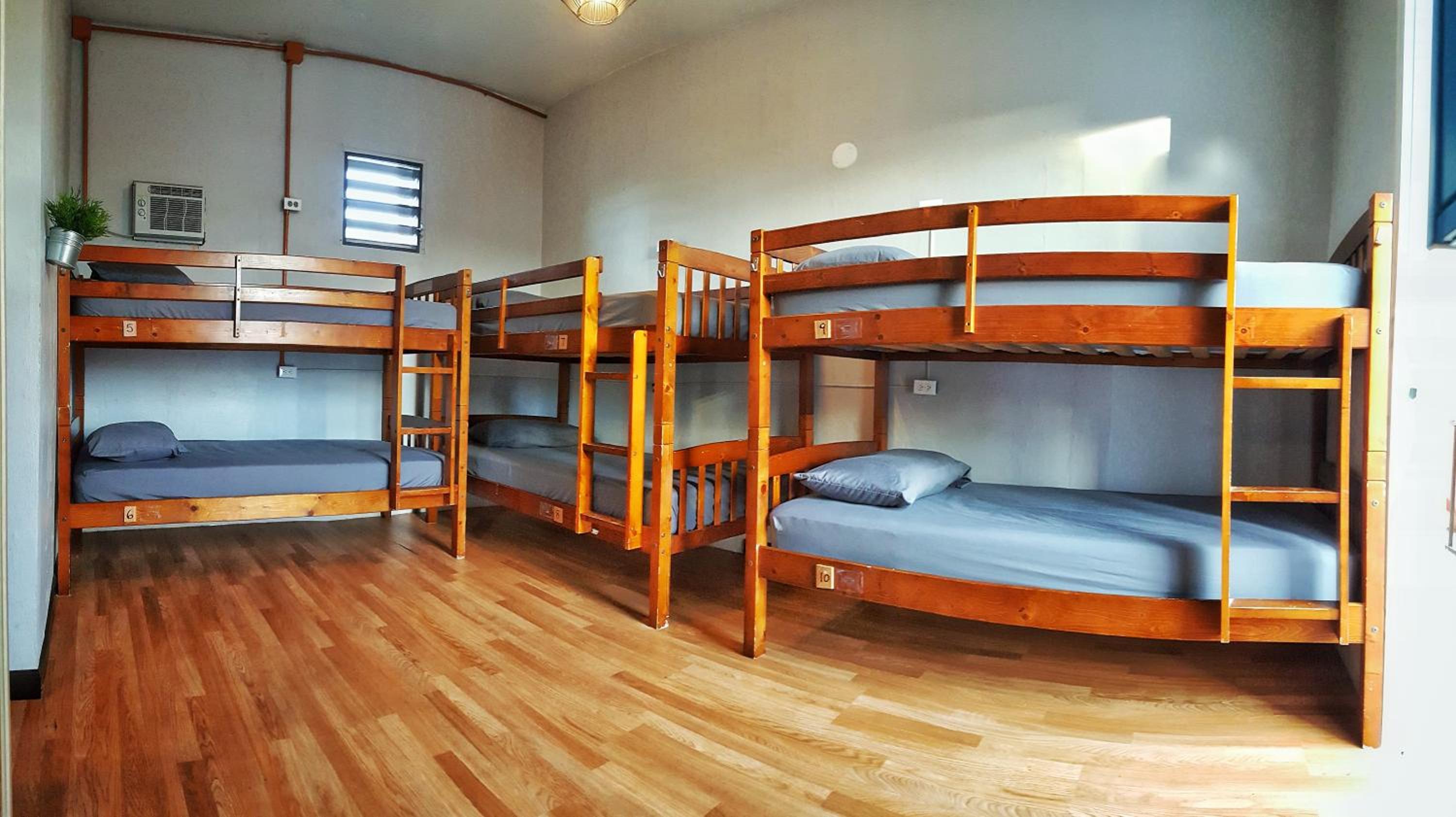 Posto Letto in Dormitorio con 10 Letti 