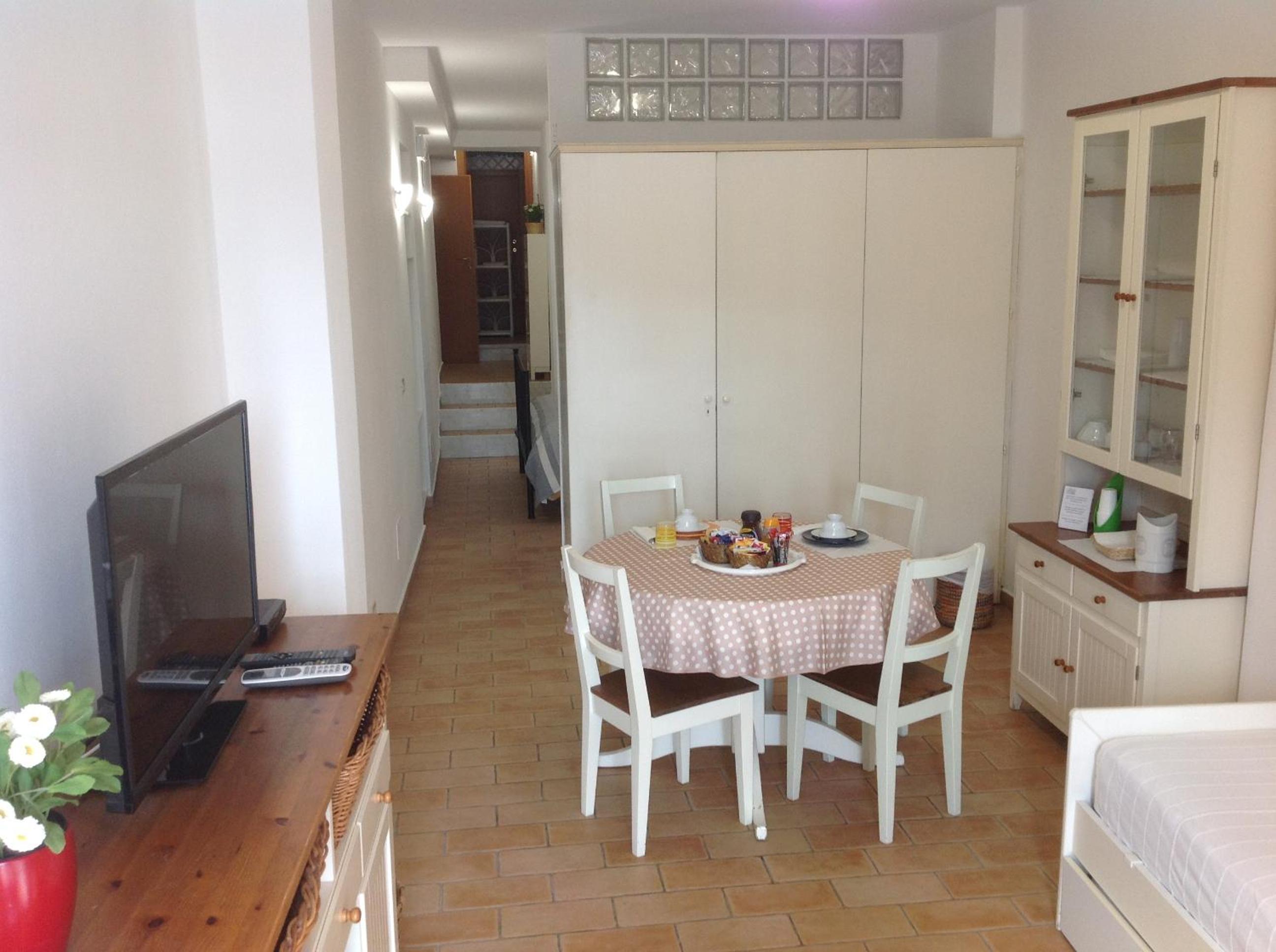 Double Room - Photo 3