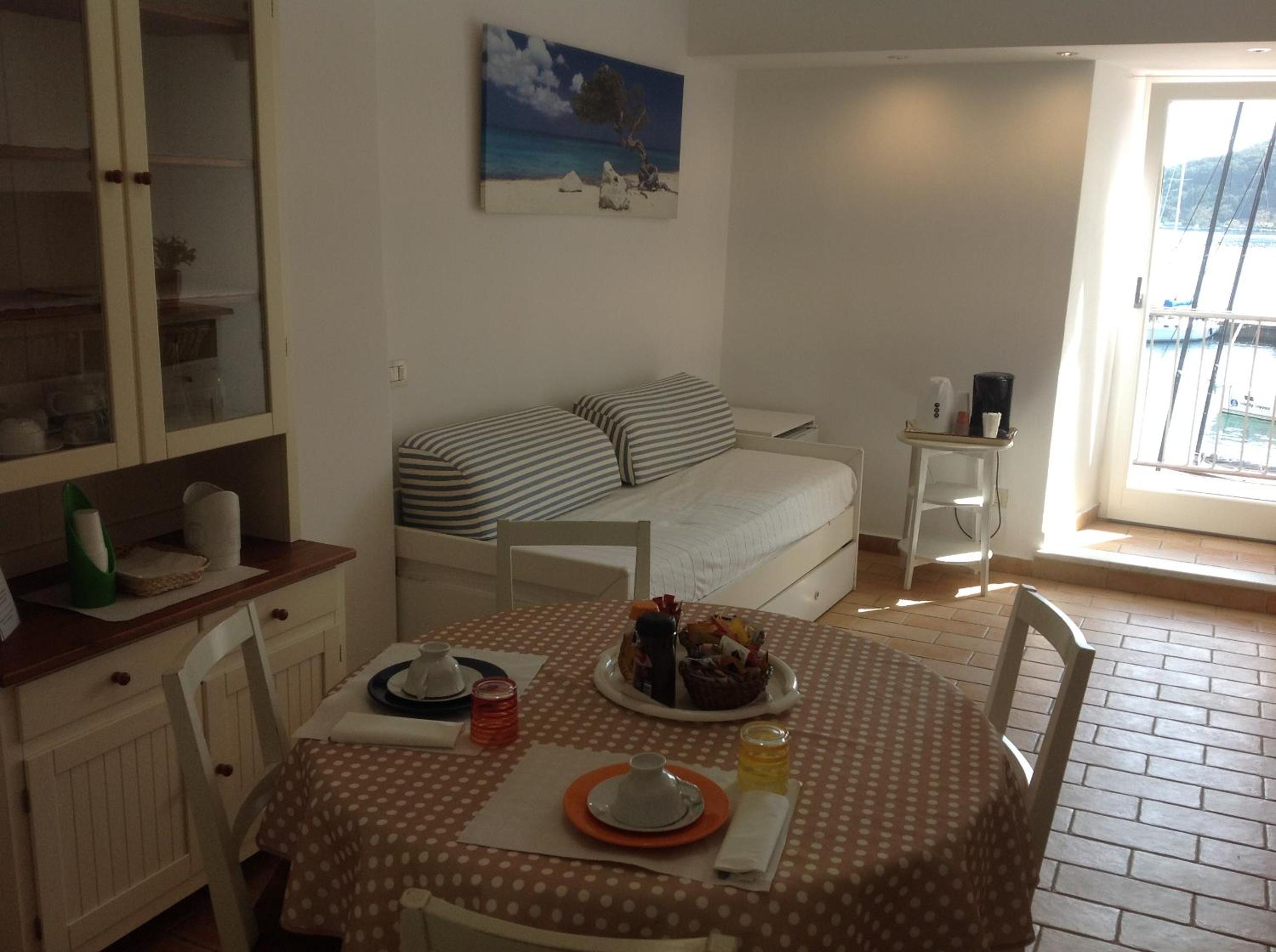 Double Room - Photo 14