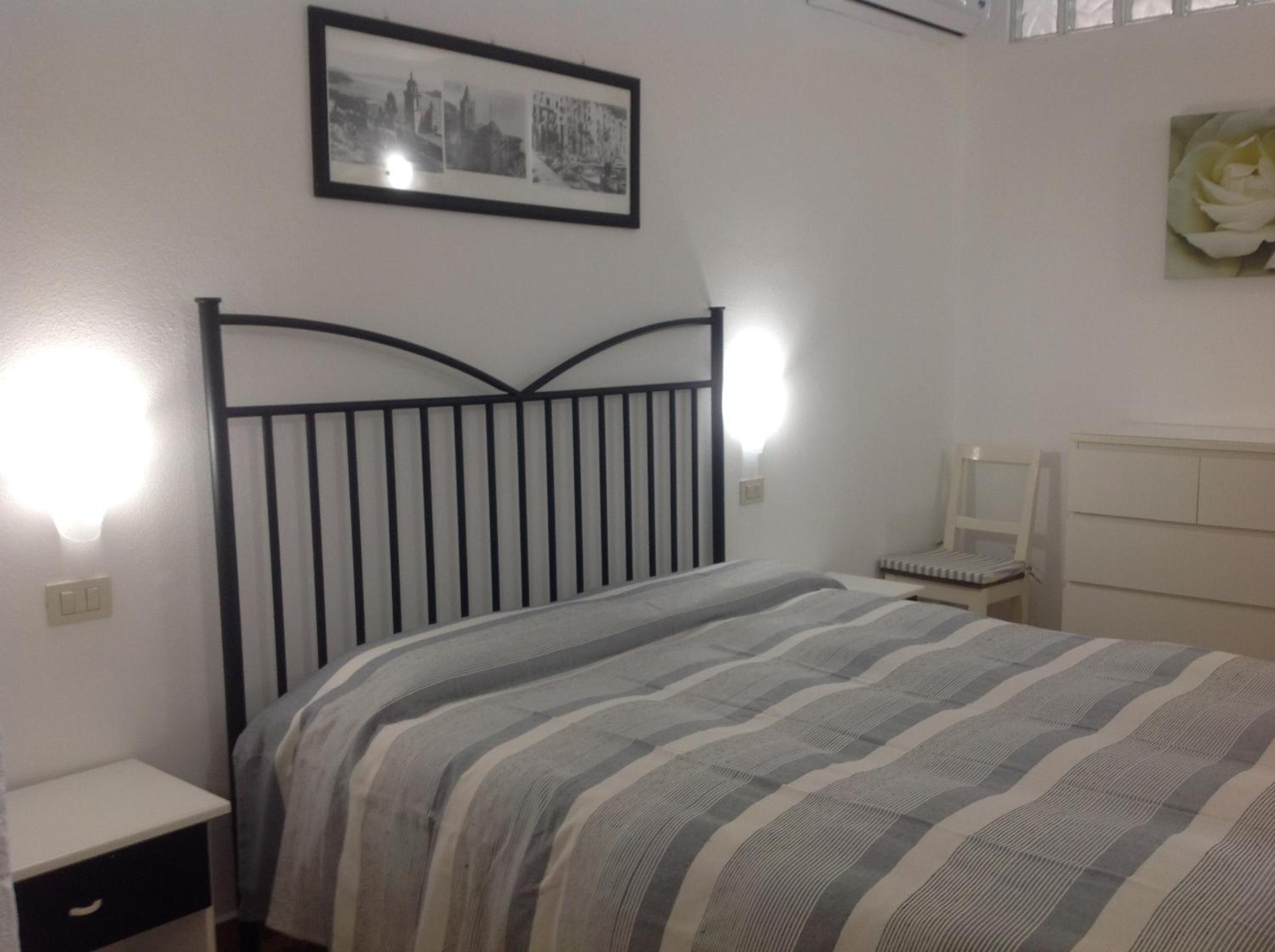 Double Room - Photo 13