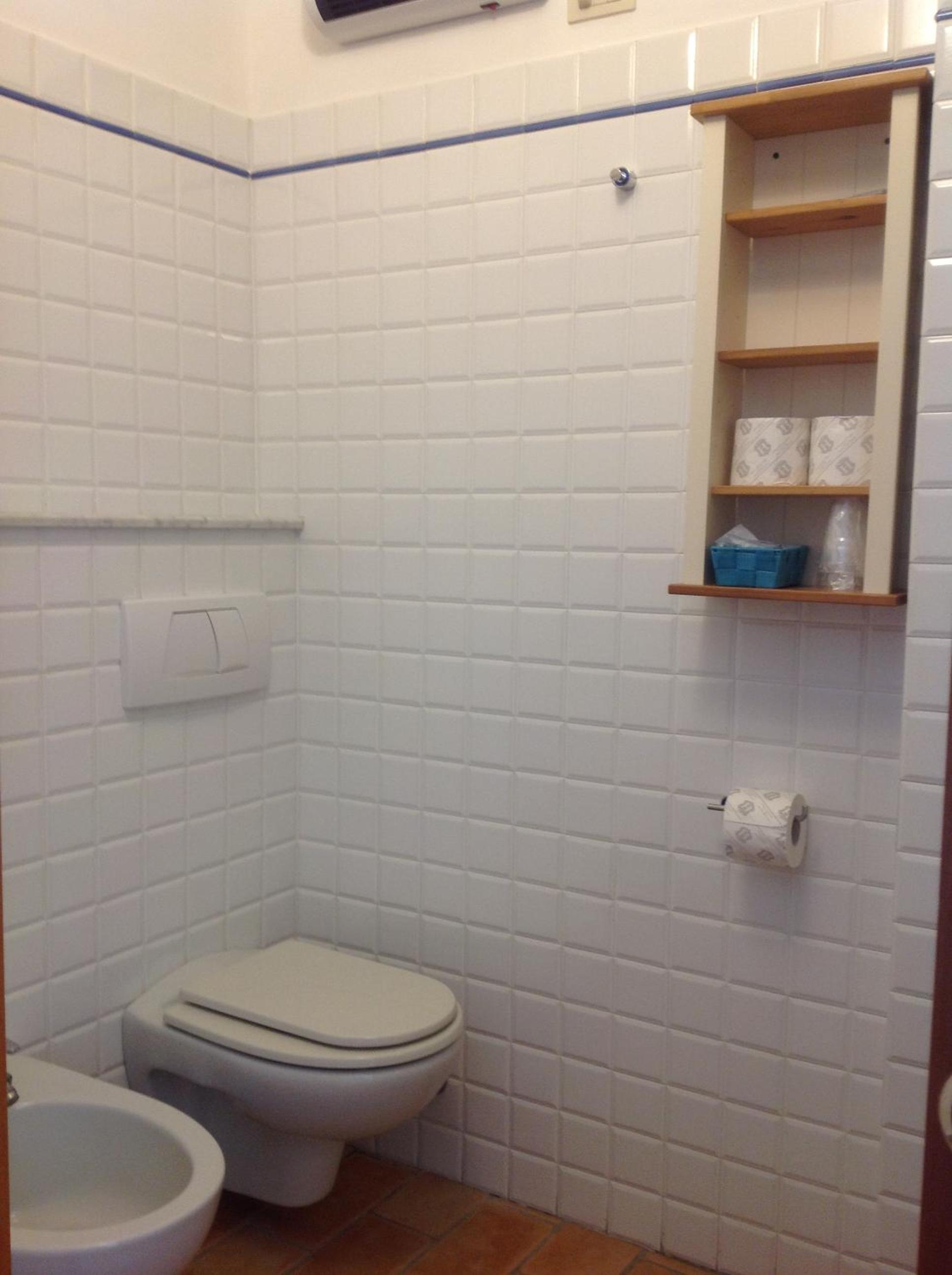 Double Room - Photo 10