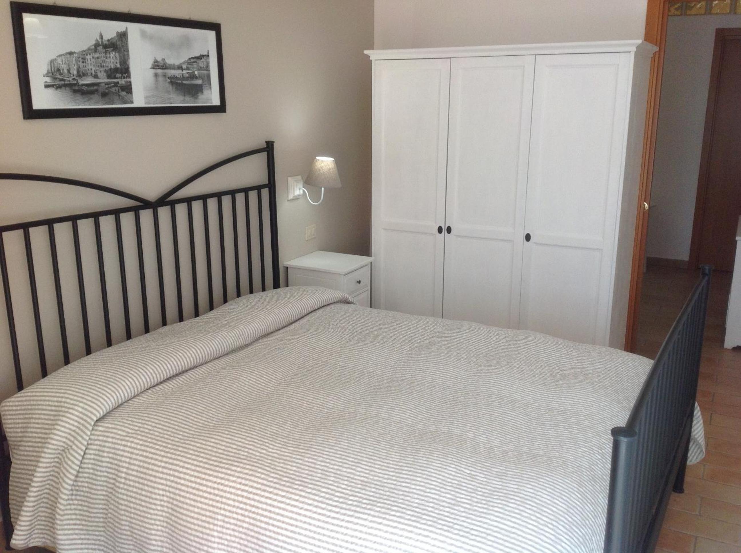 Double Room - Photo 16
