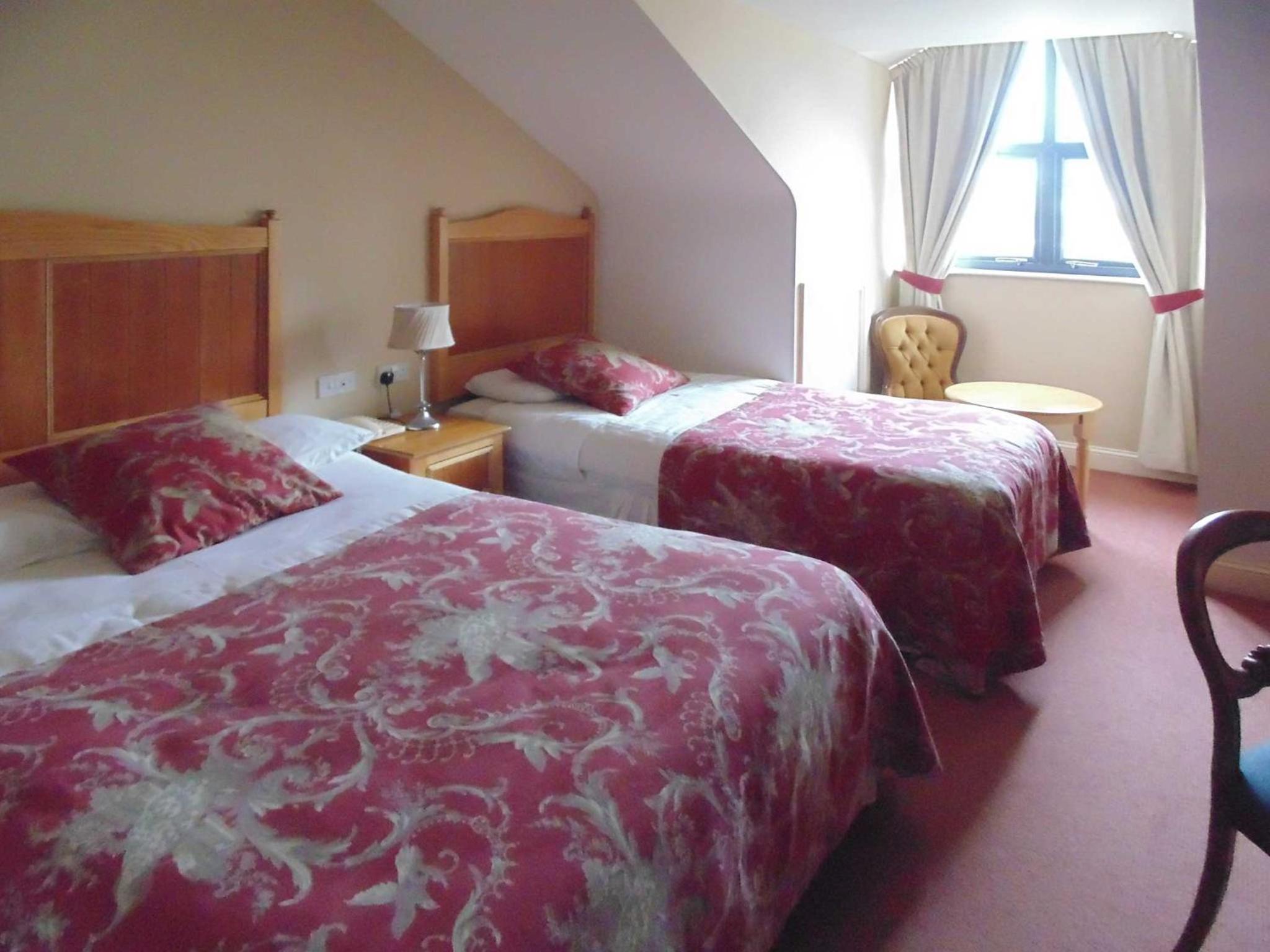 Double or Twin Room with Sea View - Photo 2