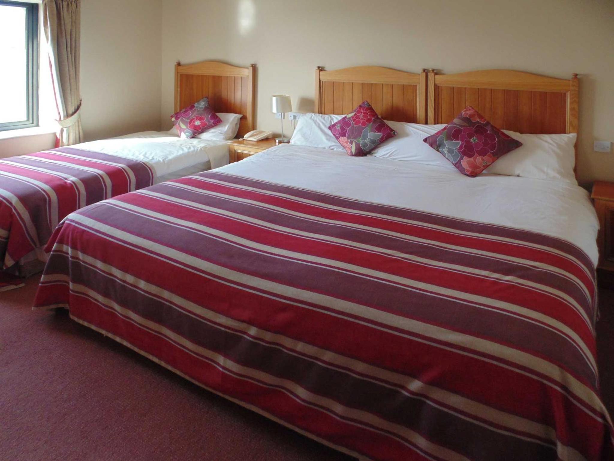 Double or Twin Room with Sea View - Photo 5