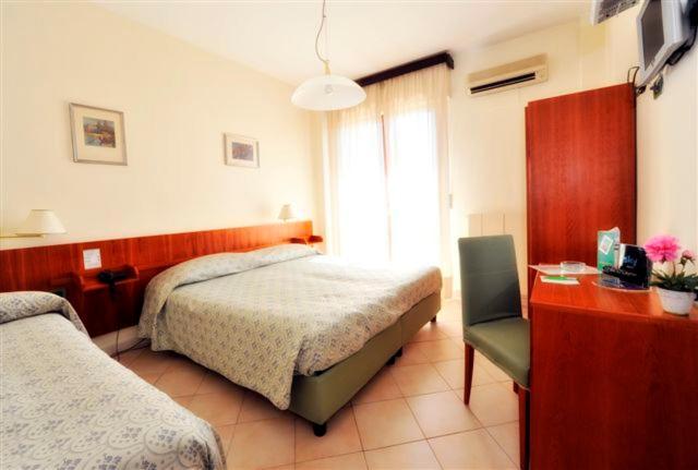 Triple Room photo 2