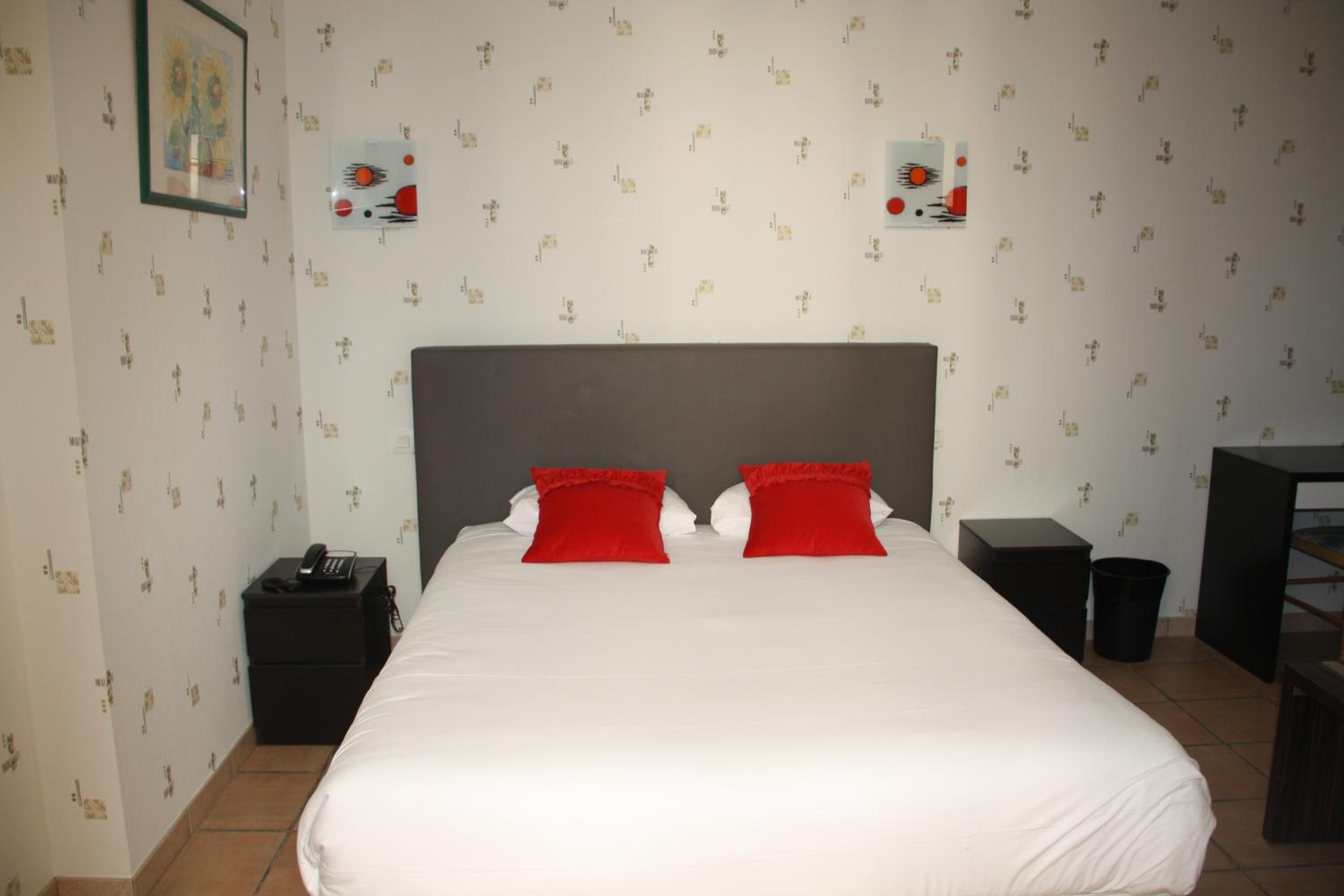 Double Room - Photo 3